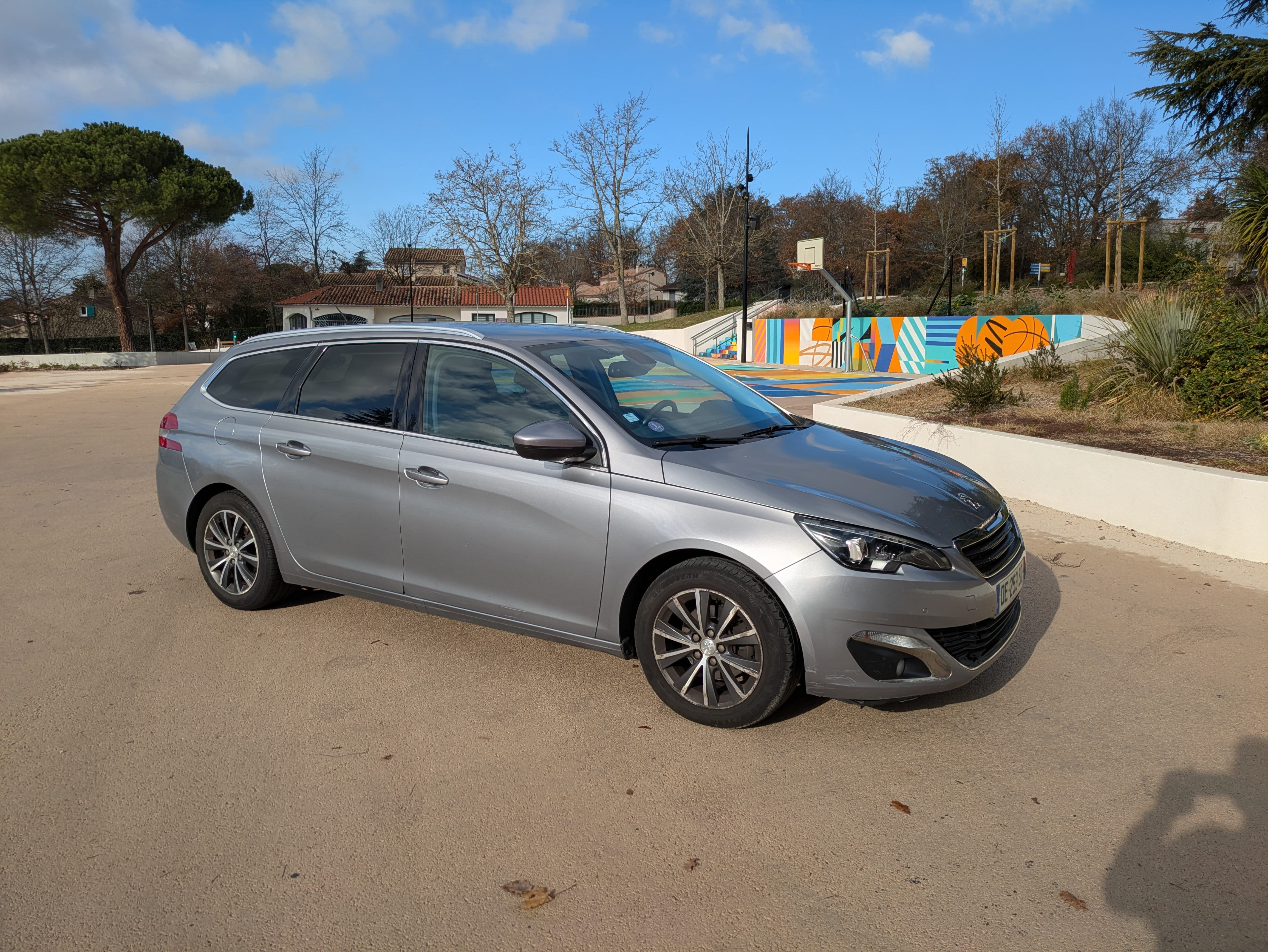 Peugeot 308 SW Phase II (T9) 1.2 e-THP 12V 130 CV avec Climatisation