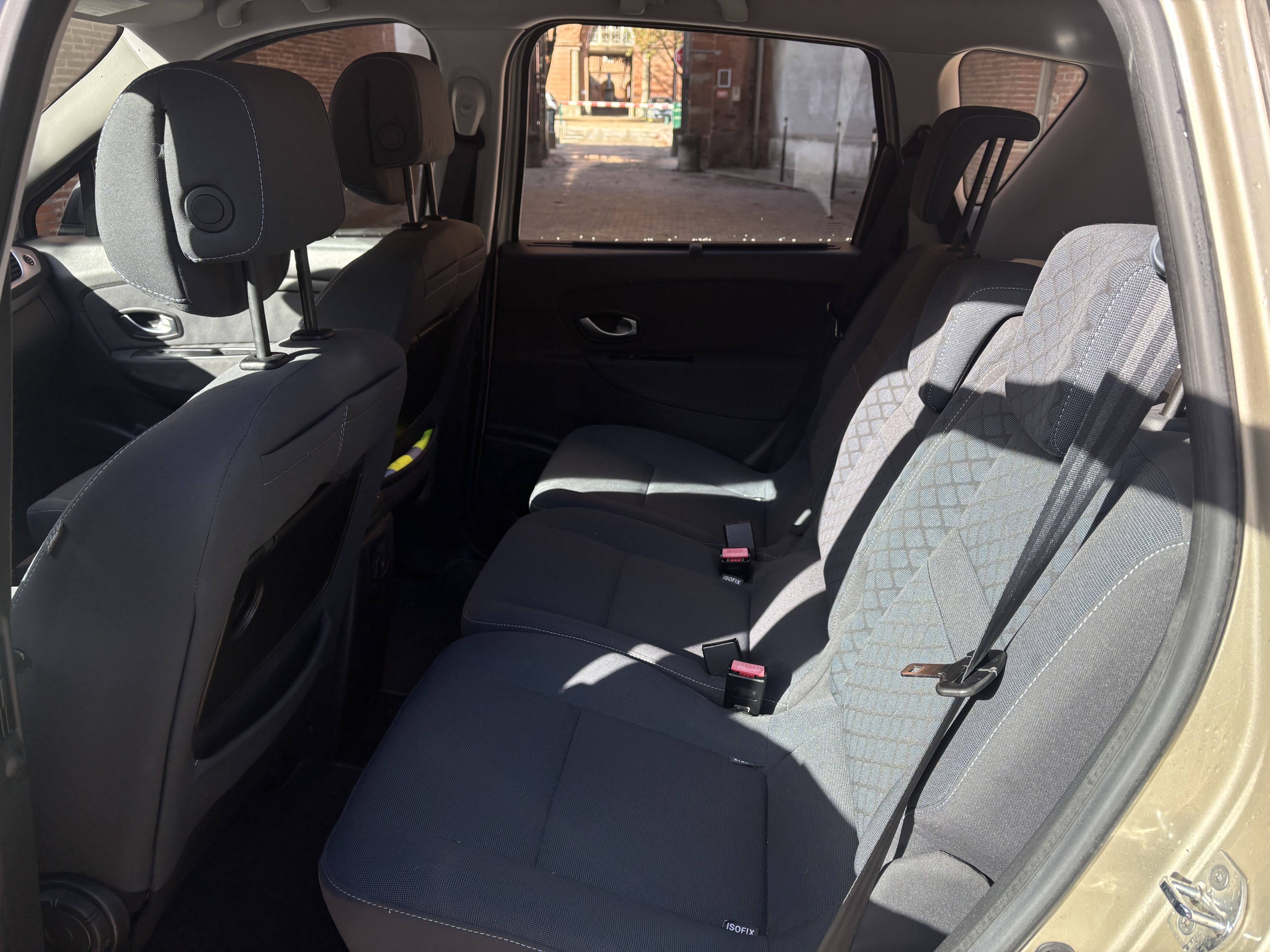 Renault Scenic avec Siège bébé