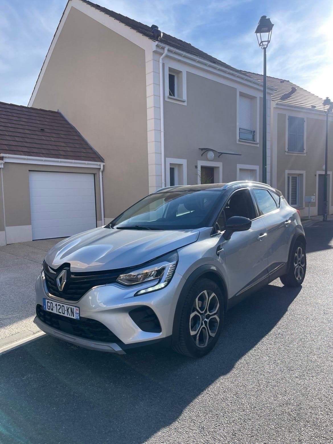 Renault Captur, 2022, Essence 95 / Électrique (hybride), automatique