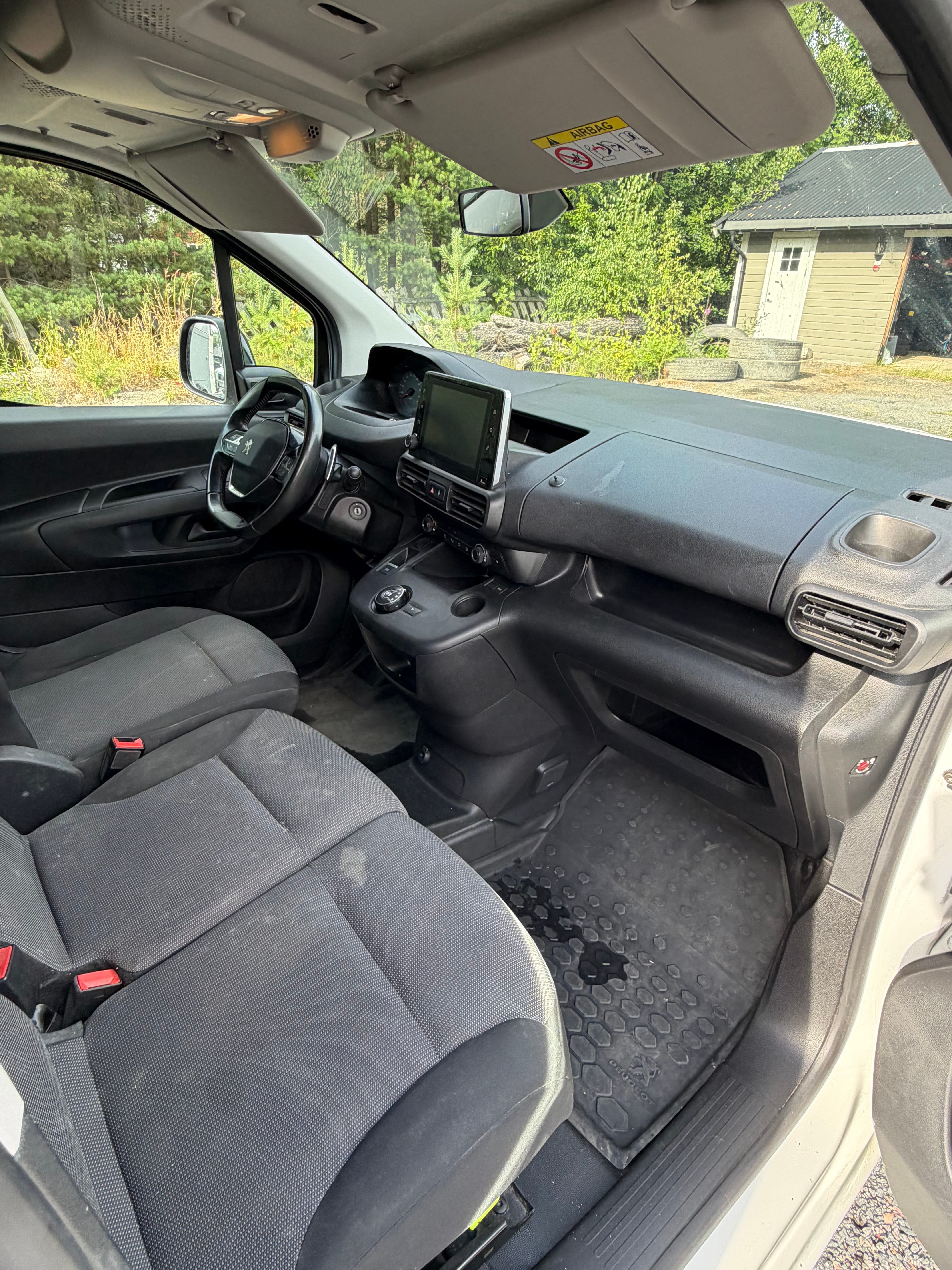 Peugeot Partner Varebil med GPS
