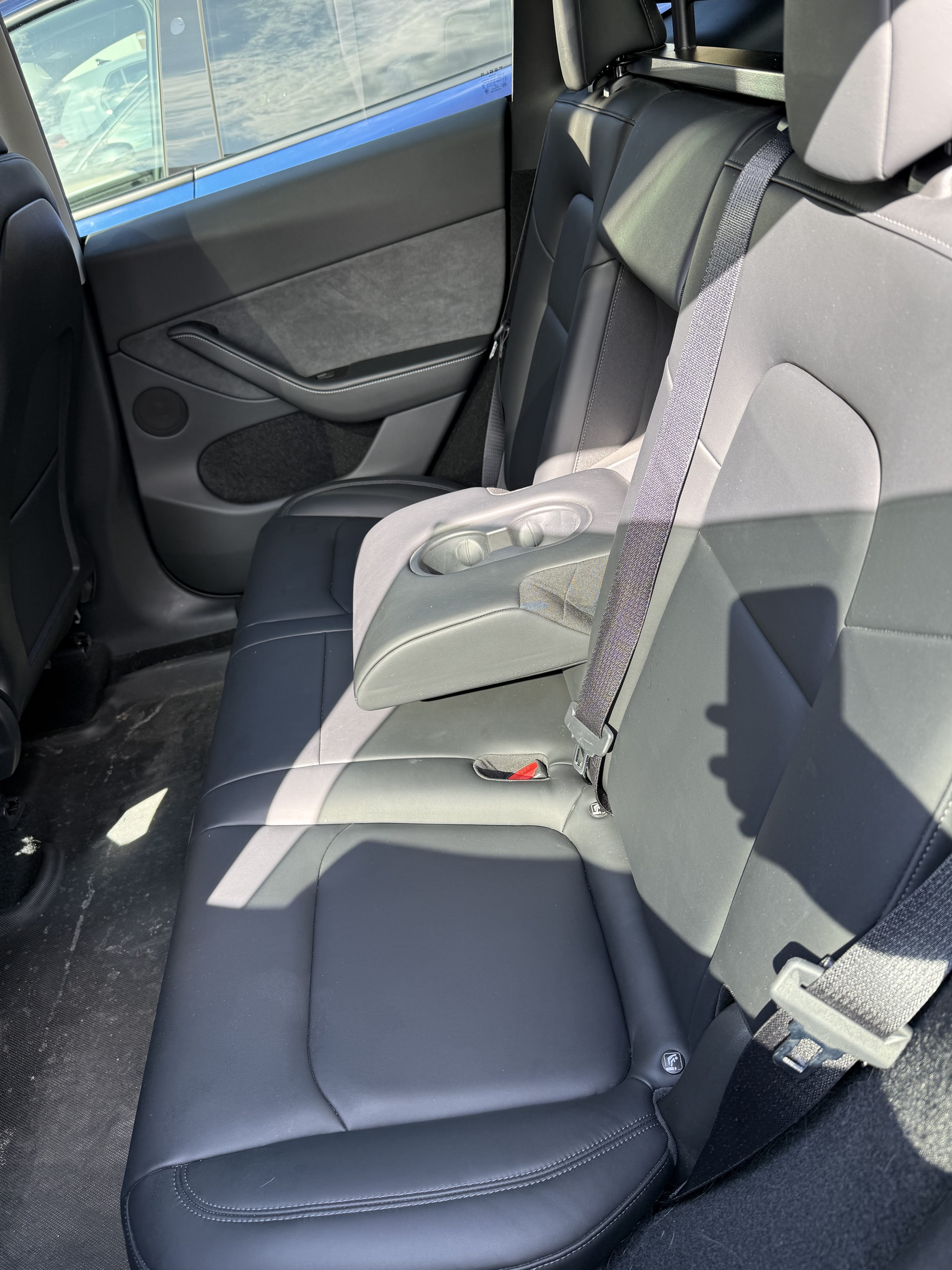 Tesla Model Y Long Range med Bluetooth audio