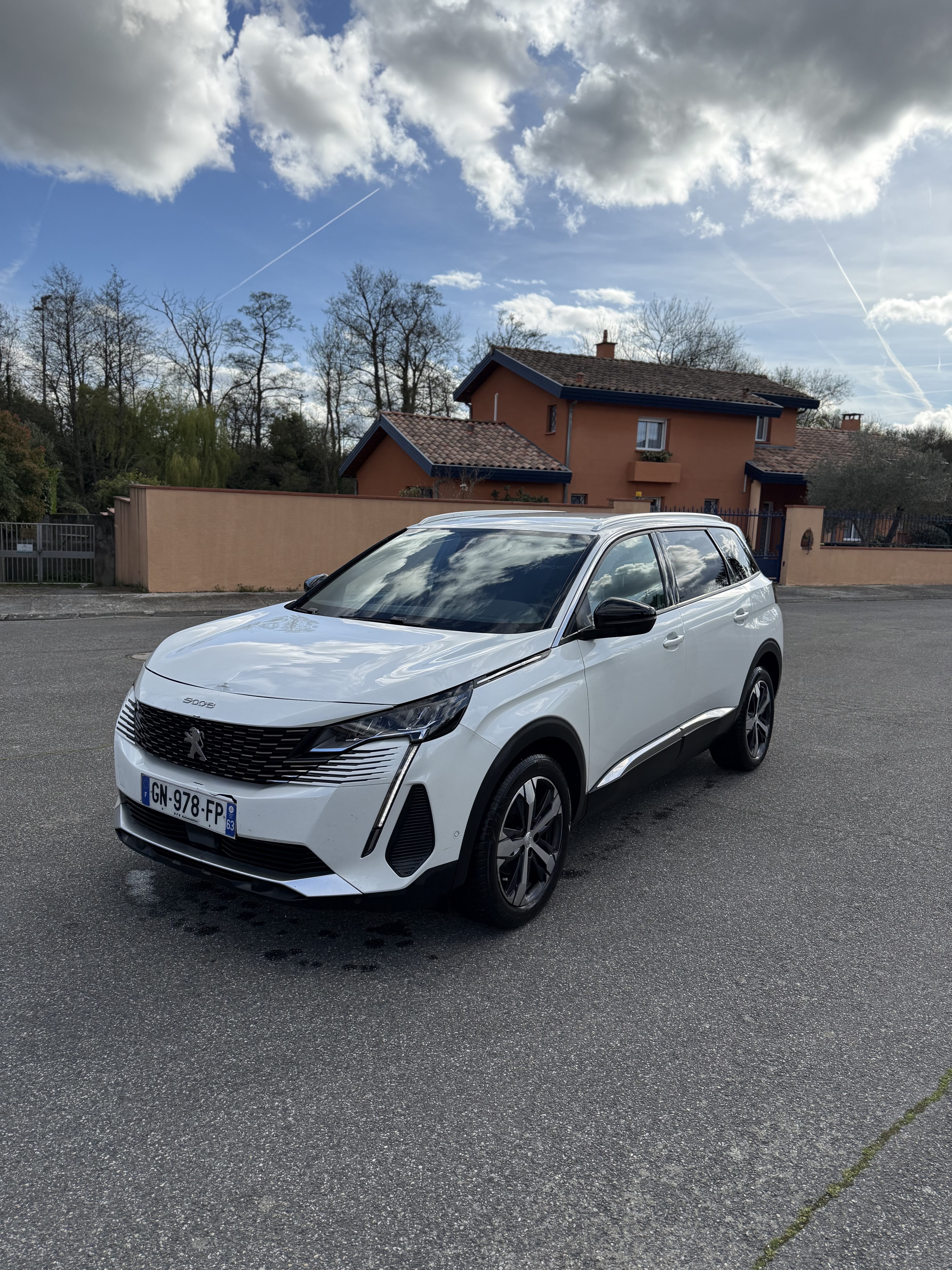 Peugeot 5008, 2023, Diesel, automatique, 7 places