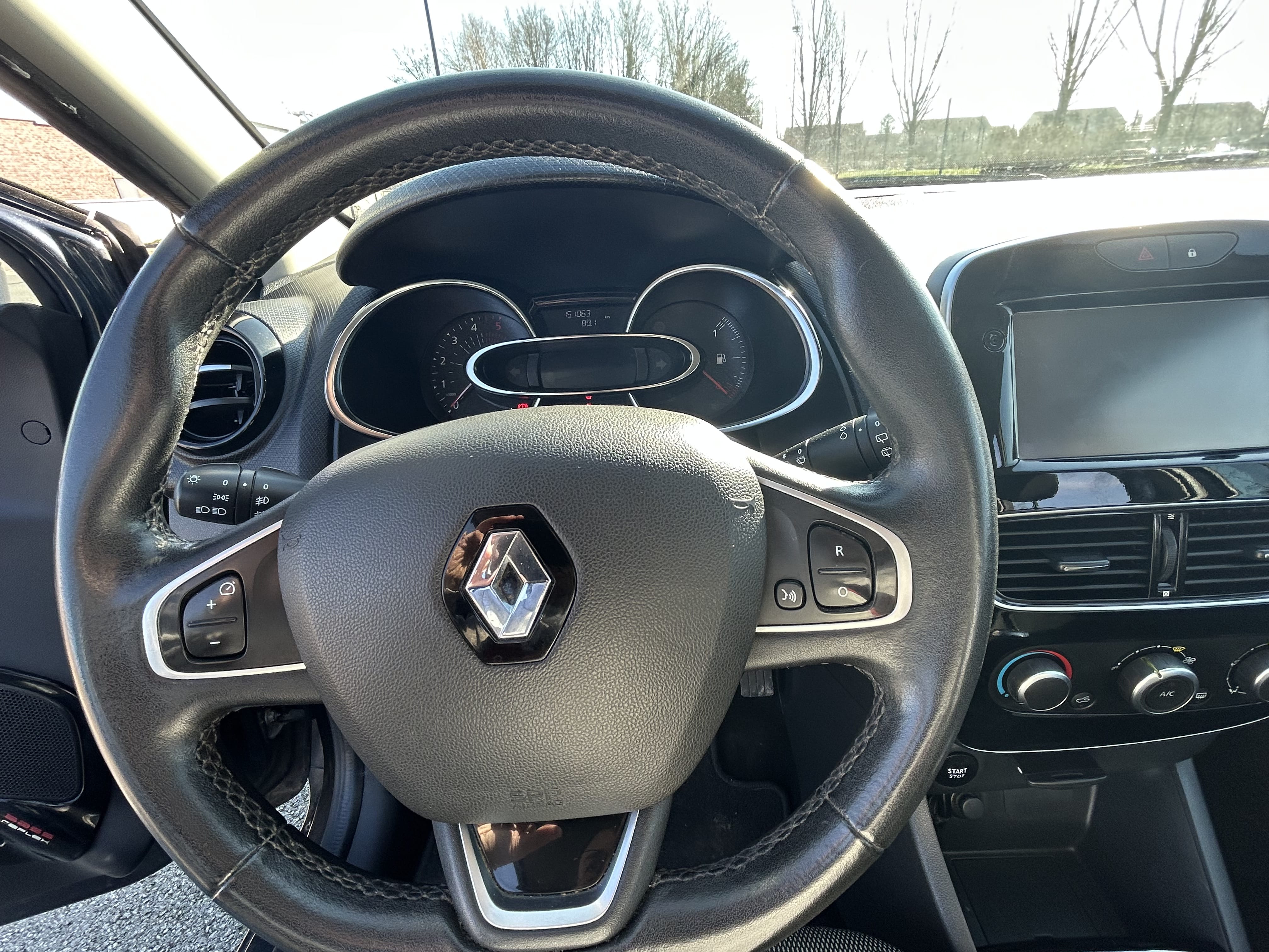 Renault Clio avec Entrée audio / iPod