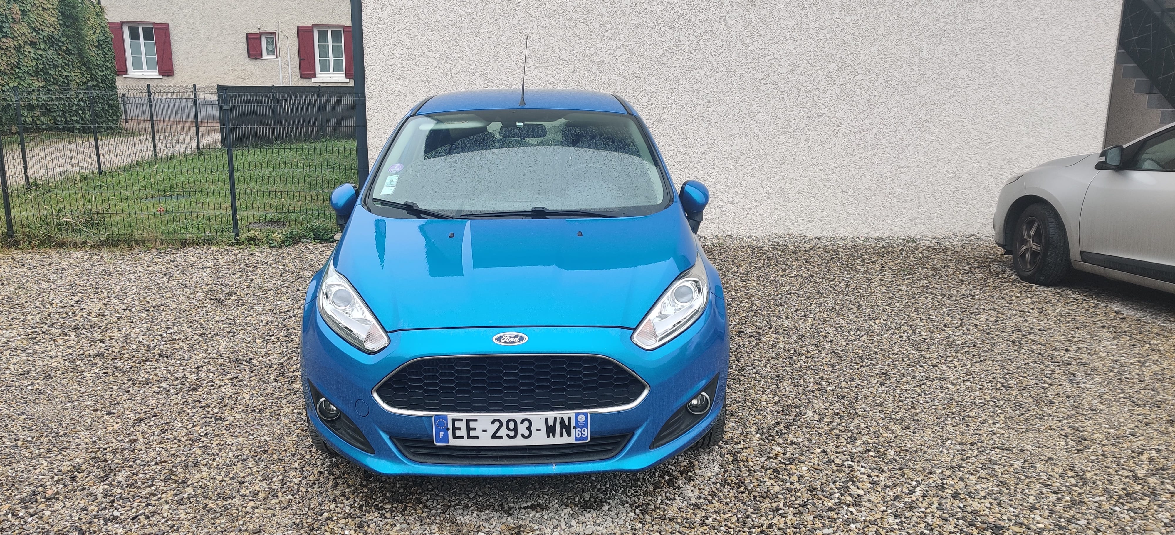 Ford Fiesta 100cv 5 vitesses avec Audio Bluetooth