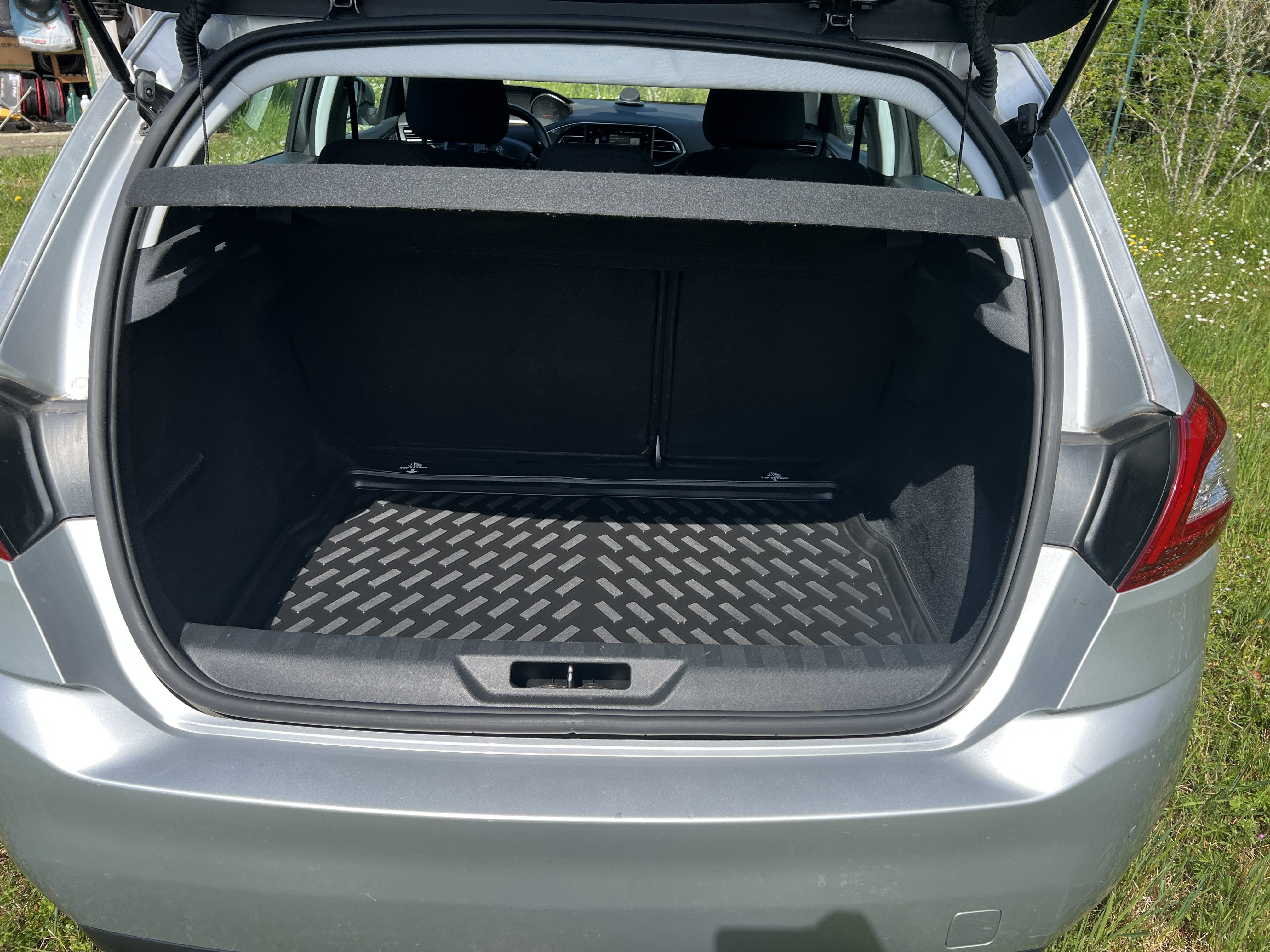 Peugeot 308 avec Autoradio