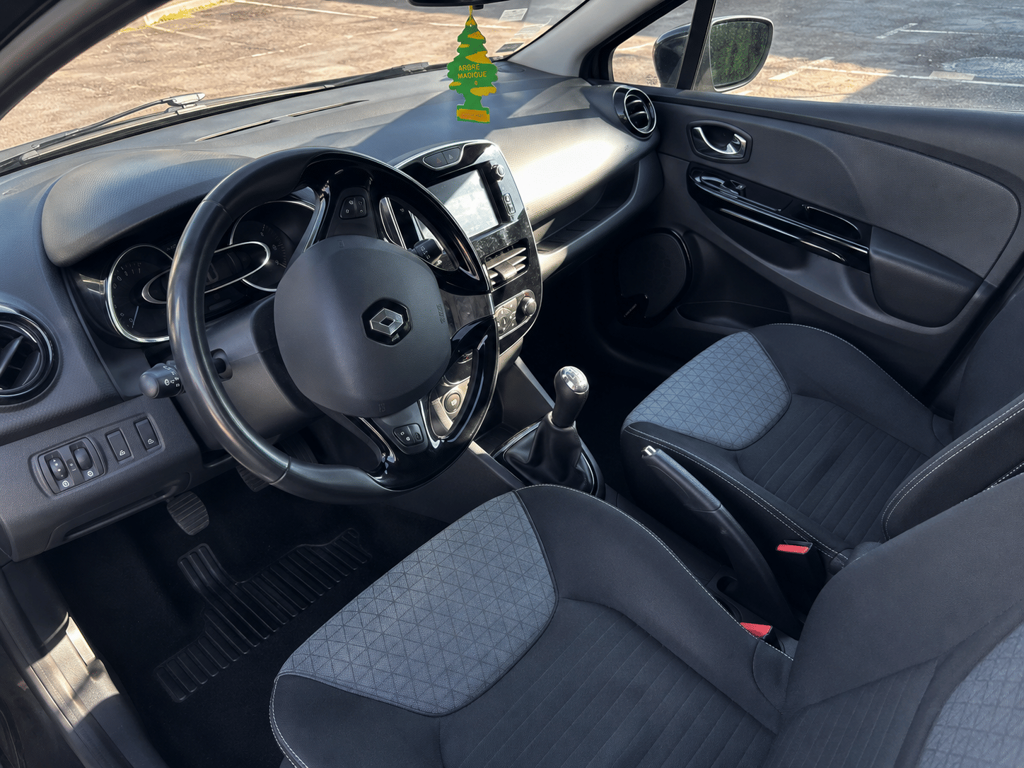 Renault Clio Estate 1.5 dci avec GPS
