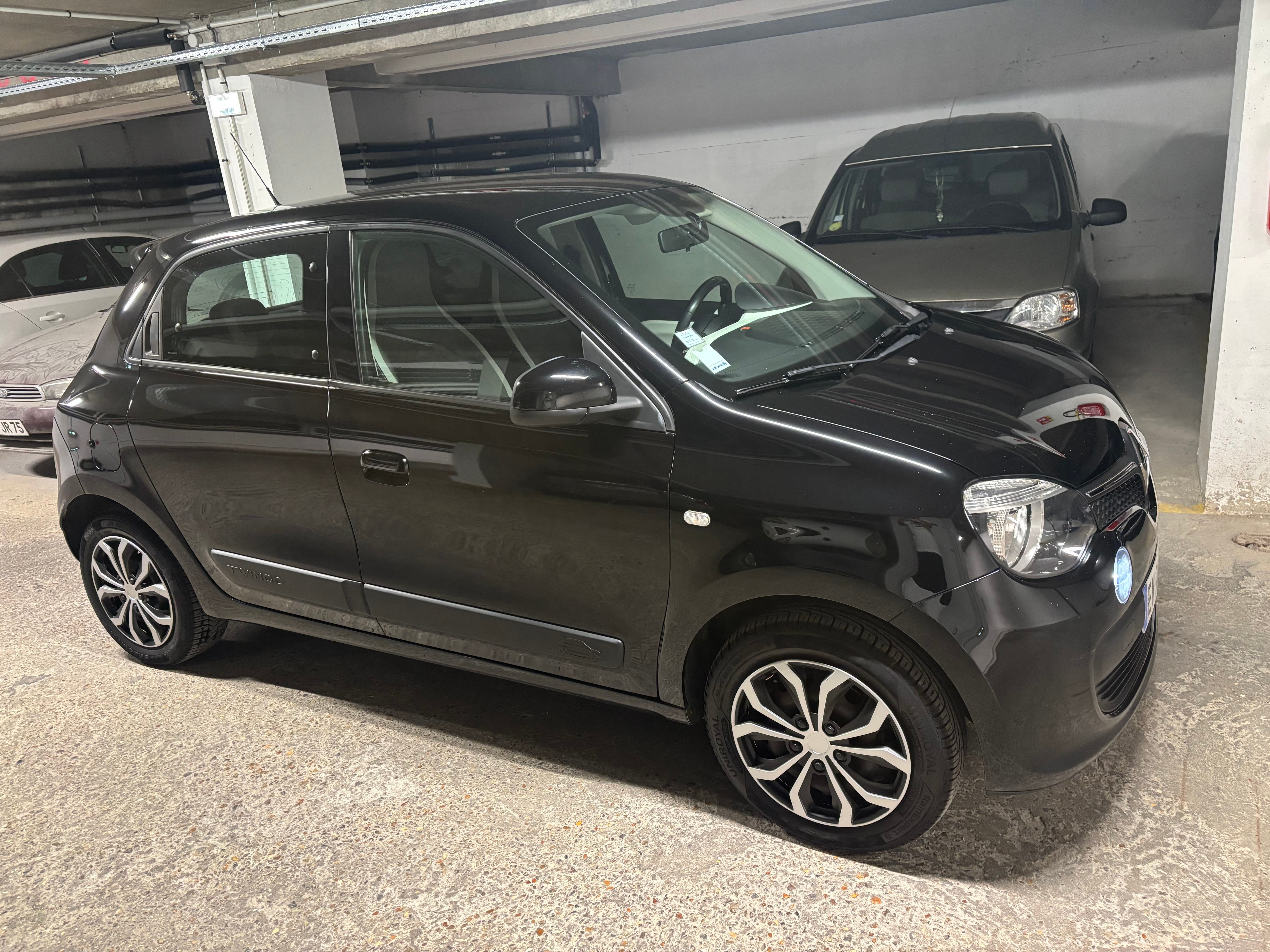 Renault Twingo III with Air conditioning