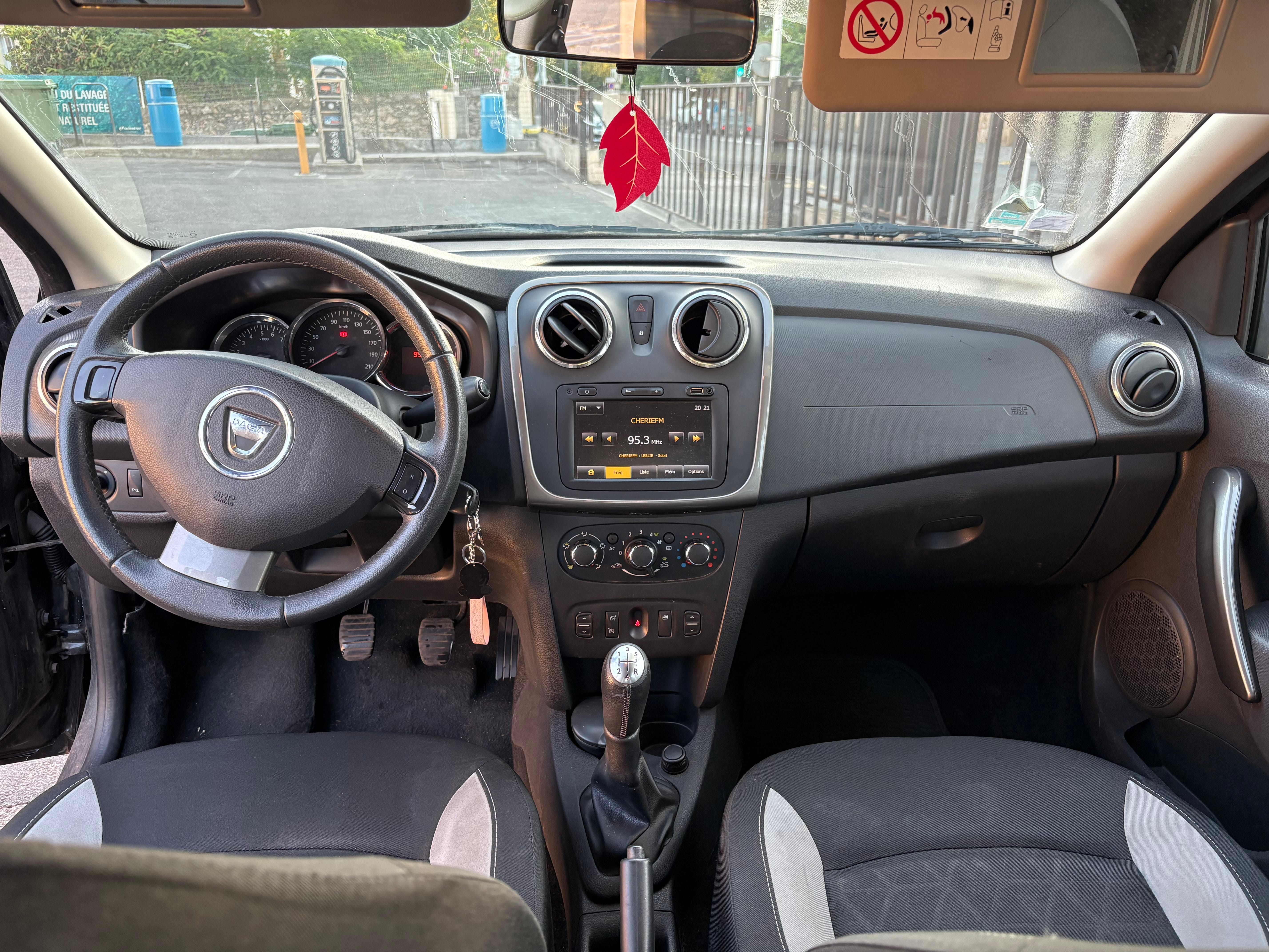 Dacia Sandero Stepway avec Siège bébé