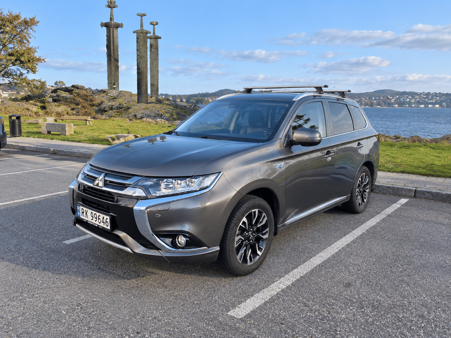 Mitsubishi Outlander PHEV SEL, 2016, Blyfri 95 / Elektrisk (hybrid), automatisk