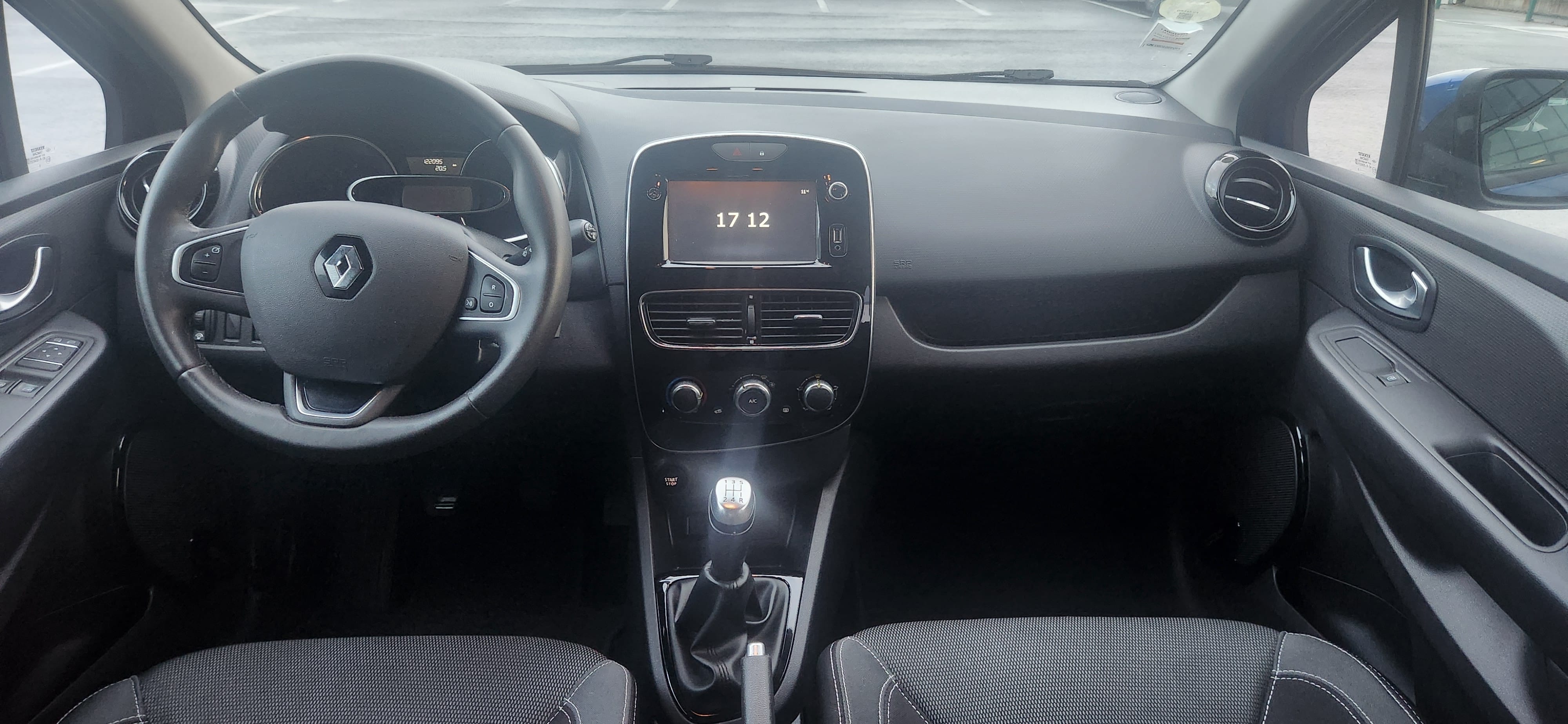 Renault Clio IV 1.5 DCI BUSINESS avec GPS