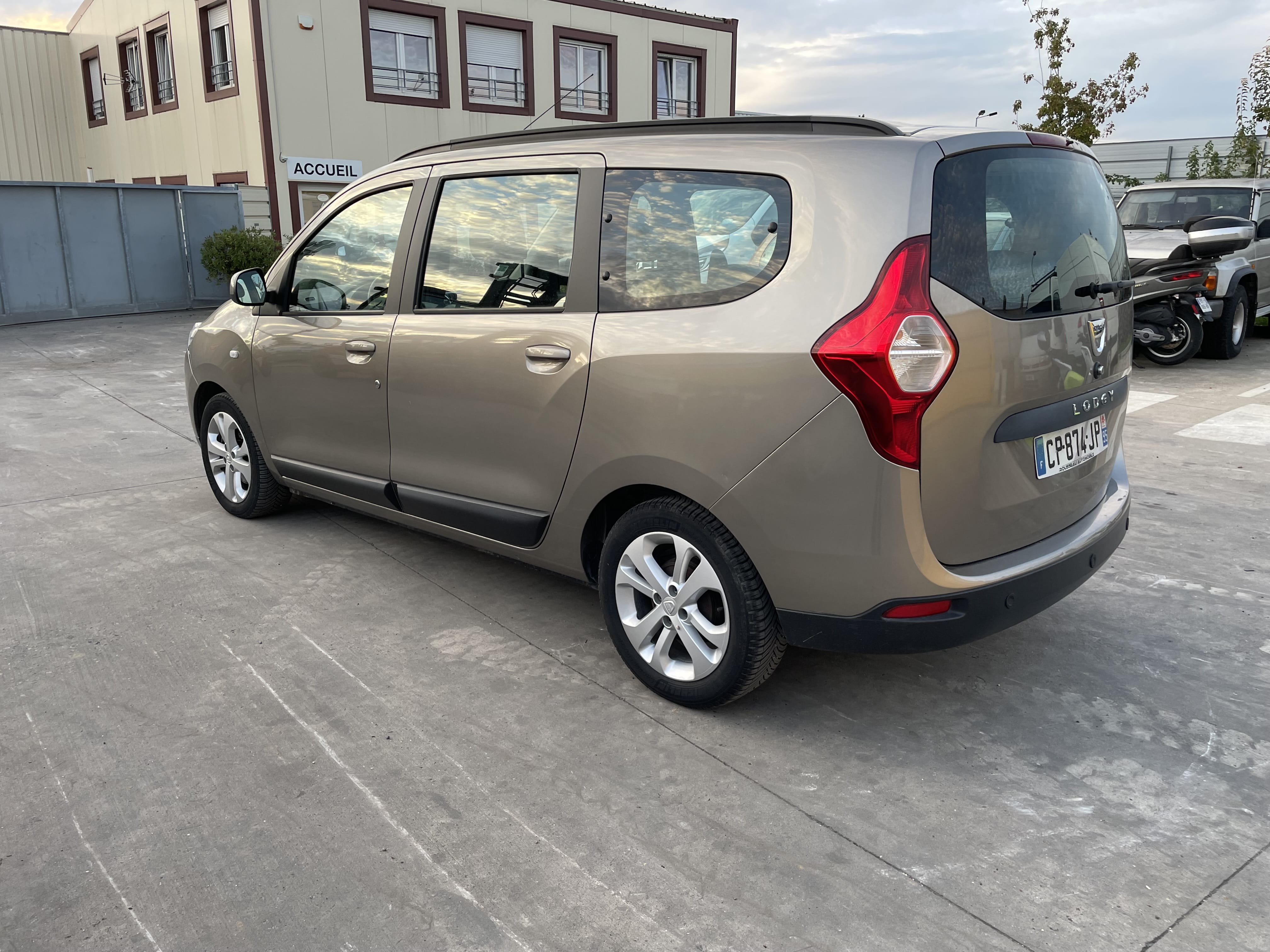 Dacia Lodgy 1.5 DCI avec Climatisation