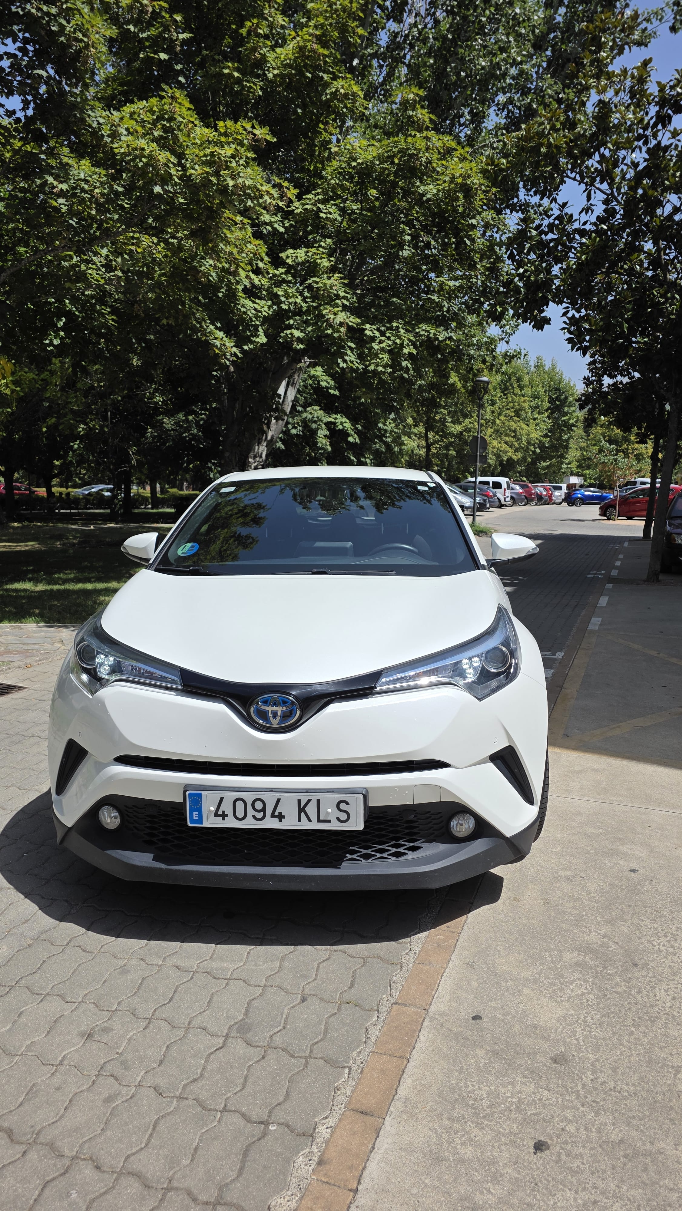 Toyota C-HR Hybrid, 2018, Gasolina 95 / Elektrisk (hybrid), automatisk