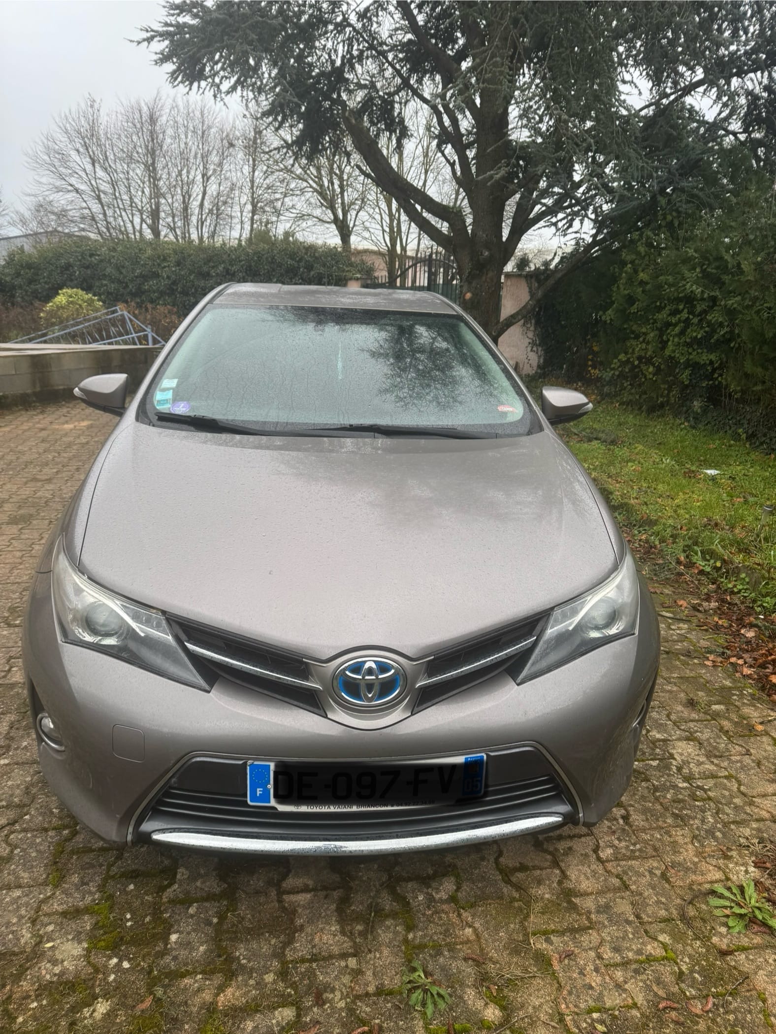 Toyota Auris, 2014, Essence 98 / Électrique (hybride), automatique