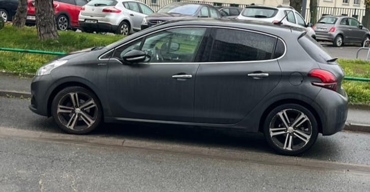 Peugeot 208 GT Line avec Climatisation