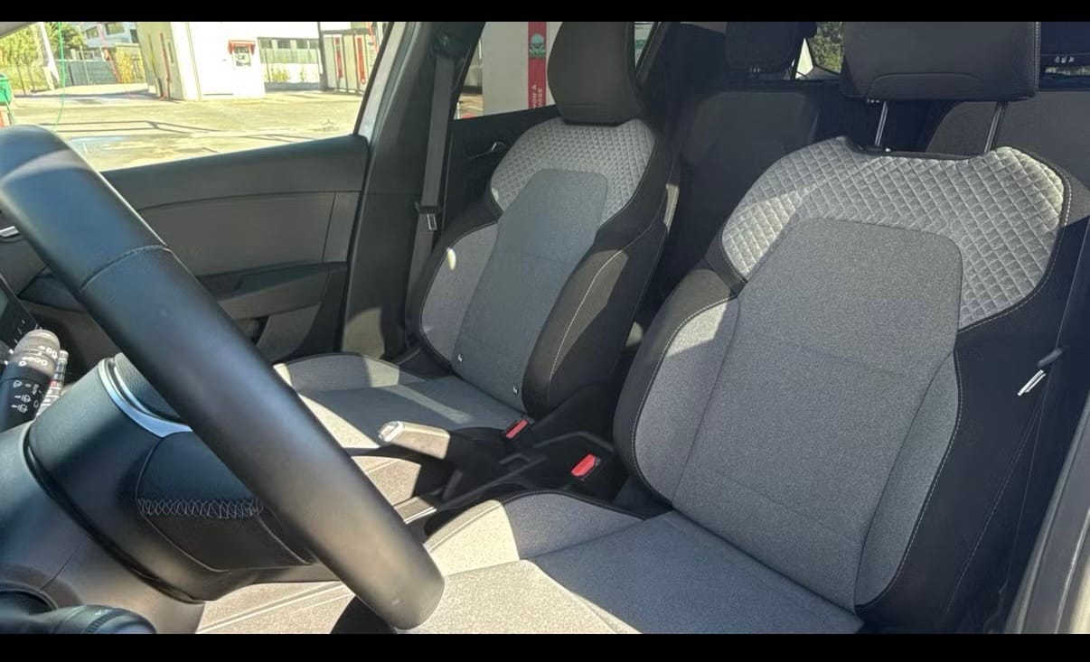Renault Clio E-tech avec Audio Bluetooth