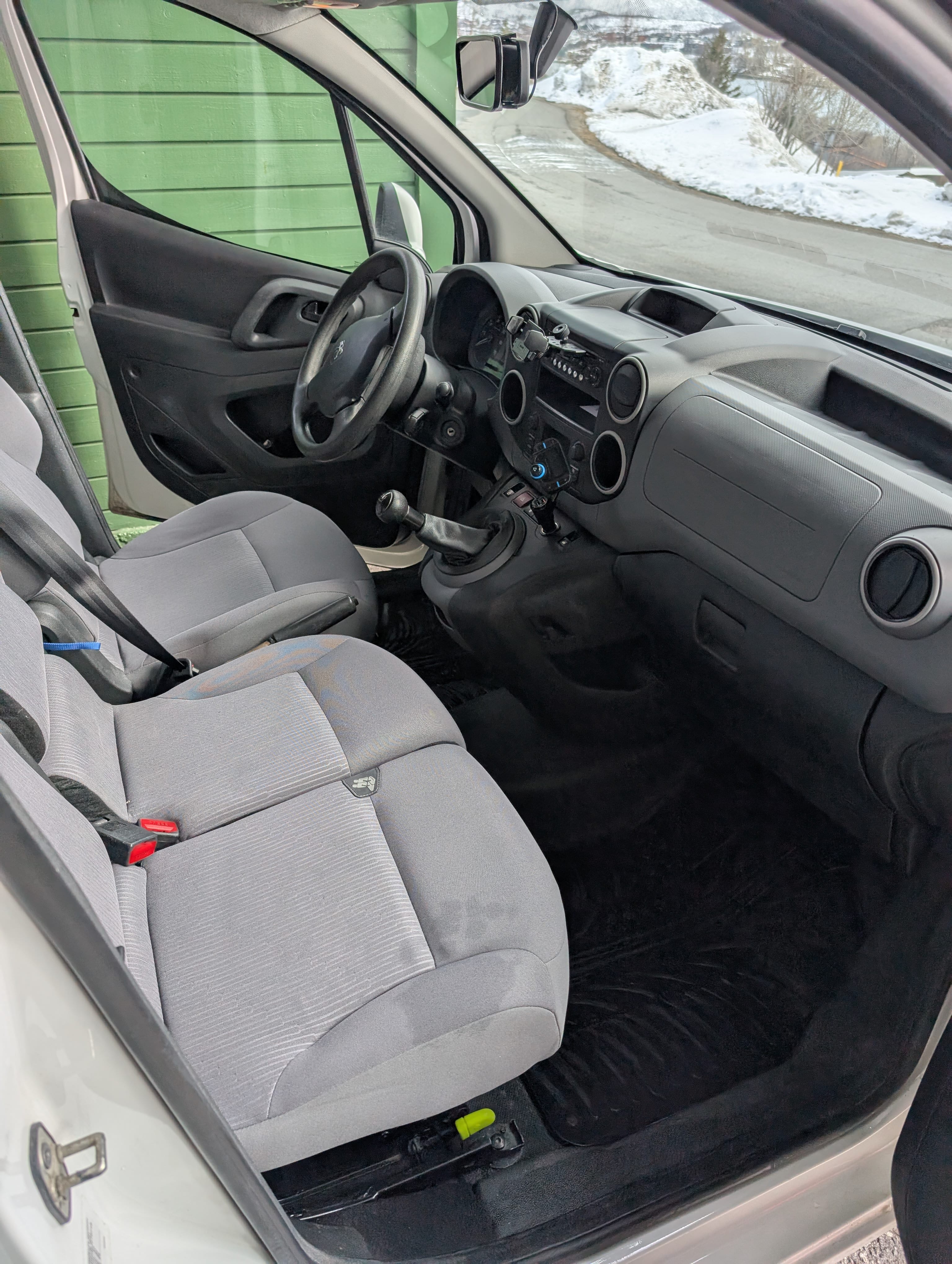 Peugeot Partner avec Pneus neige