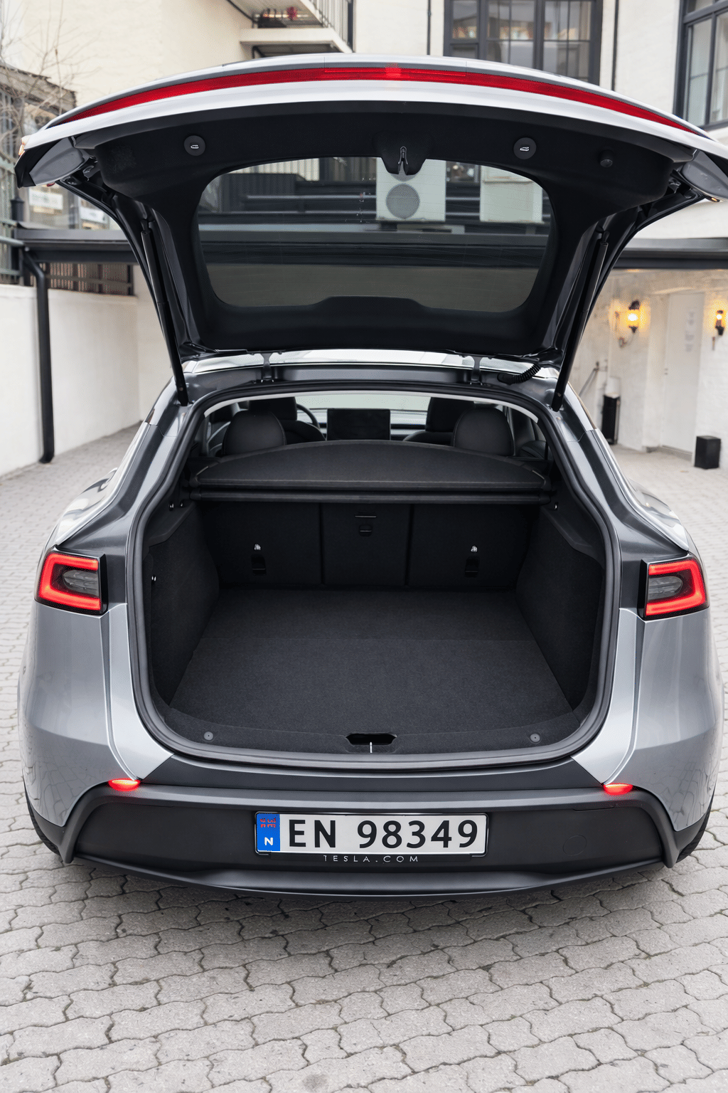 Tesla Model Y Long Range with Four-wheel drive