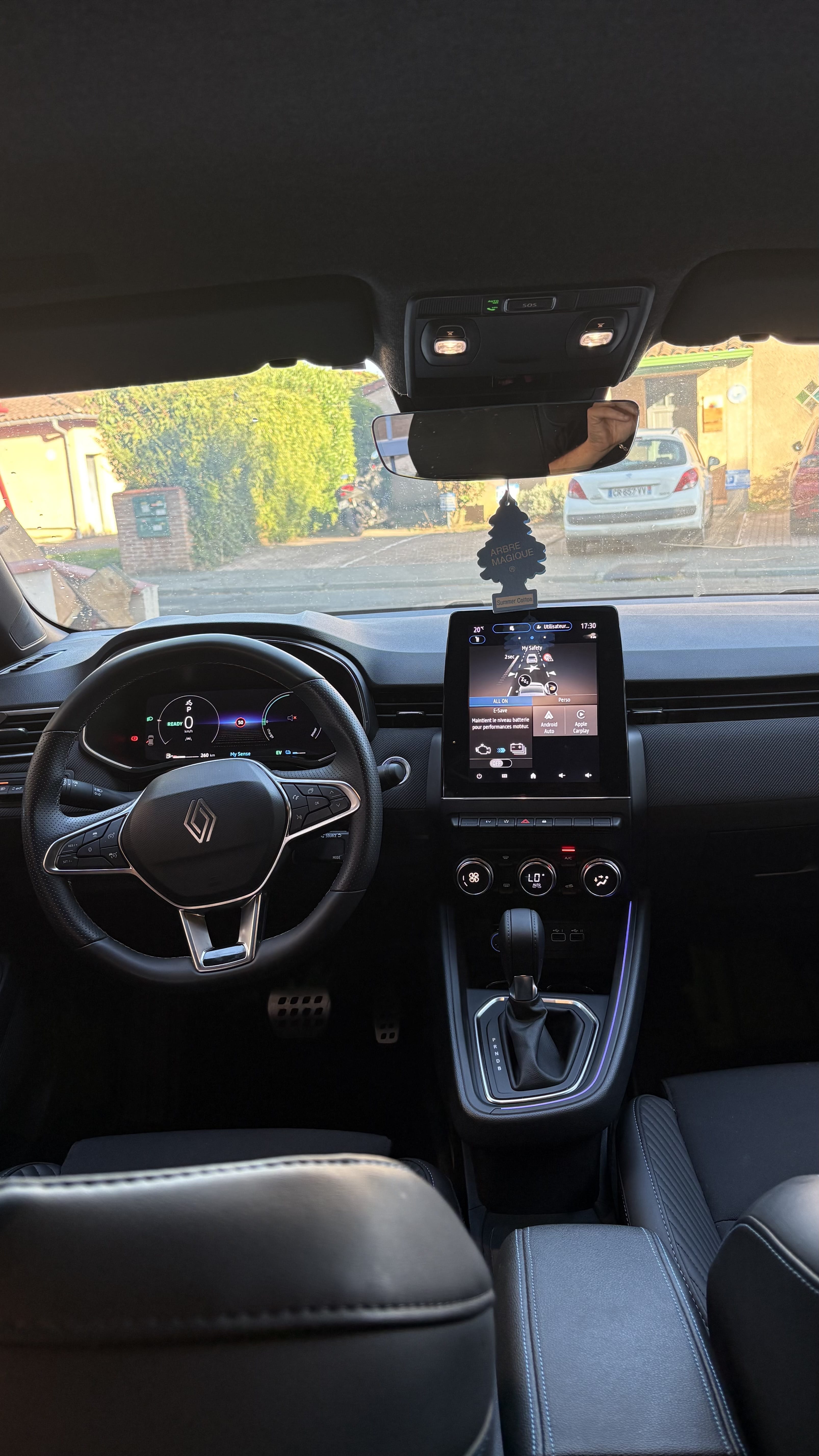 Renault Clio E-tech avec GPS