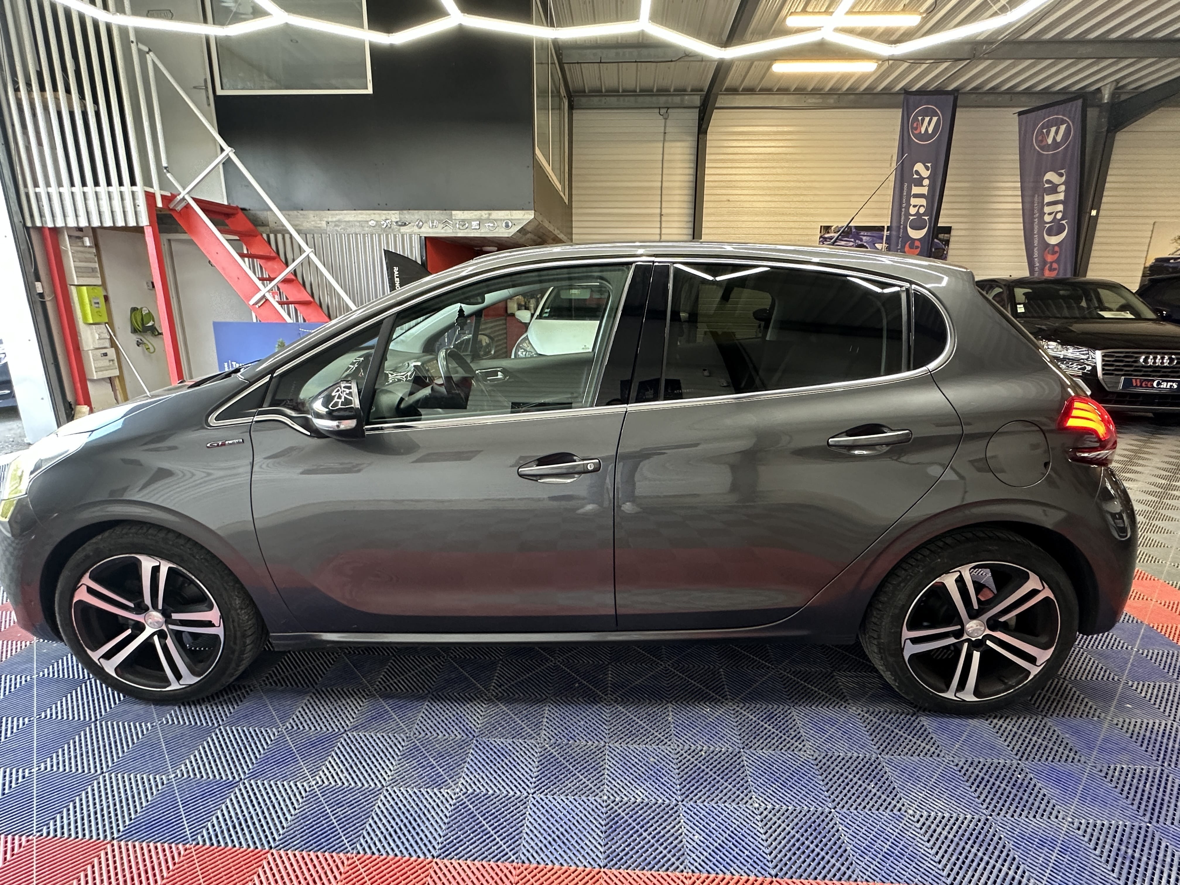 Peugeot 208 GT Line avec Climatisation