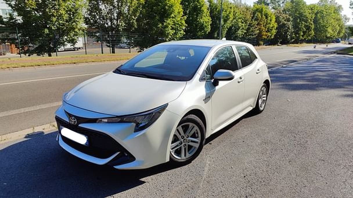 Toyota Corolla Hybride, 2021, Essence 95 / Électrique (hybride), automatique