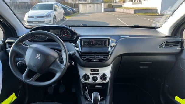 Peugeot 208 avec Régulateur de vitesse