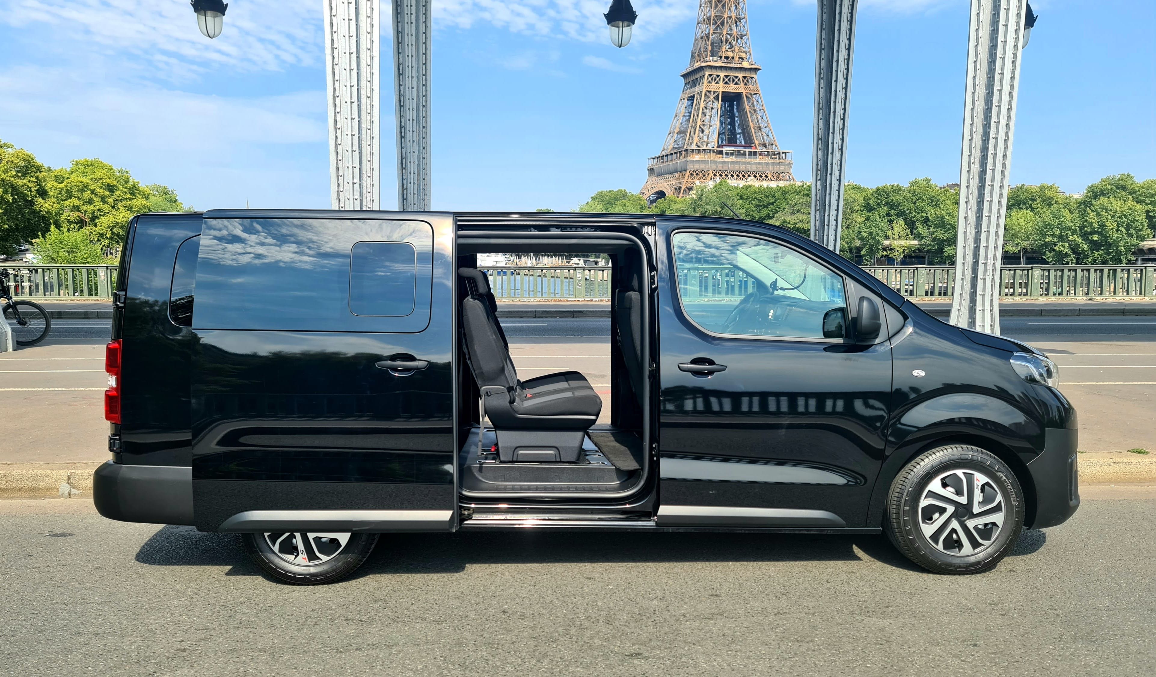 Toyota Proace Combi Noir - 9 places Climatisation GPS Android Auto & Apple CarPlay avec Régulateur de vitesse