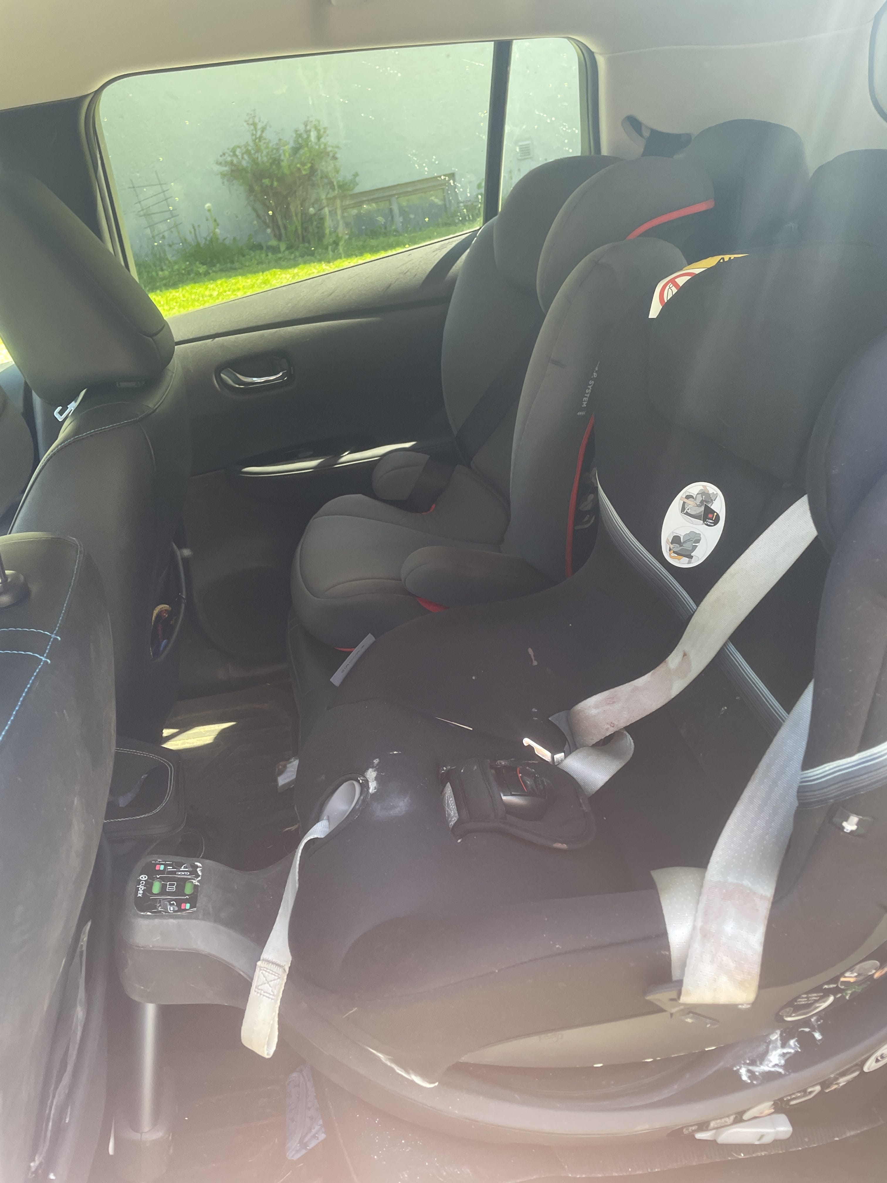 Nissan Leaf SL with Bluetooth audio