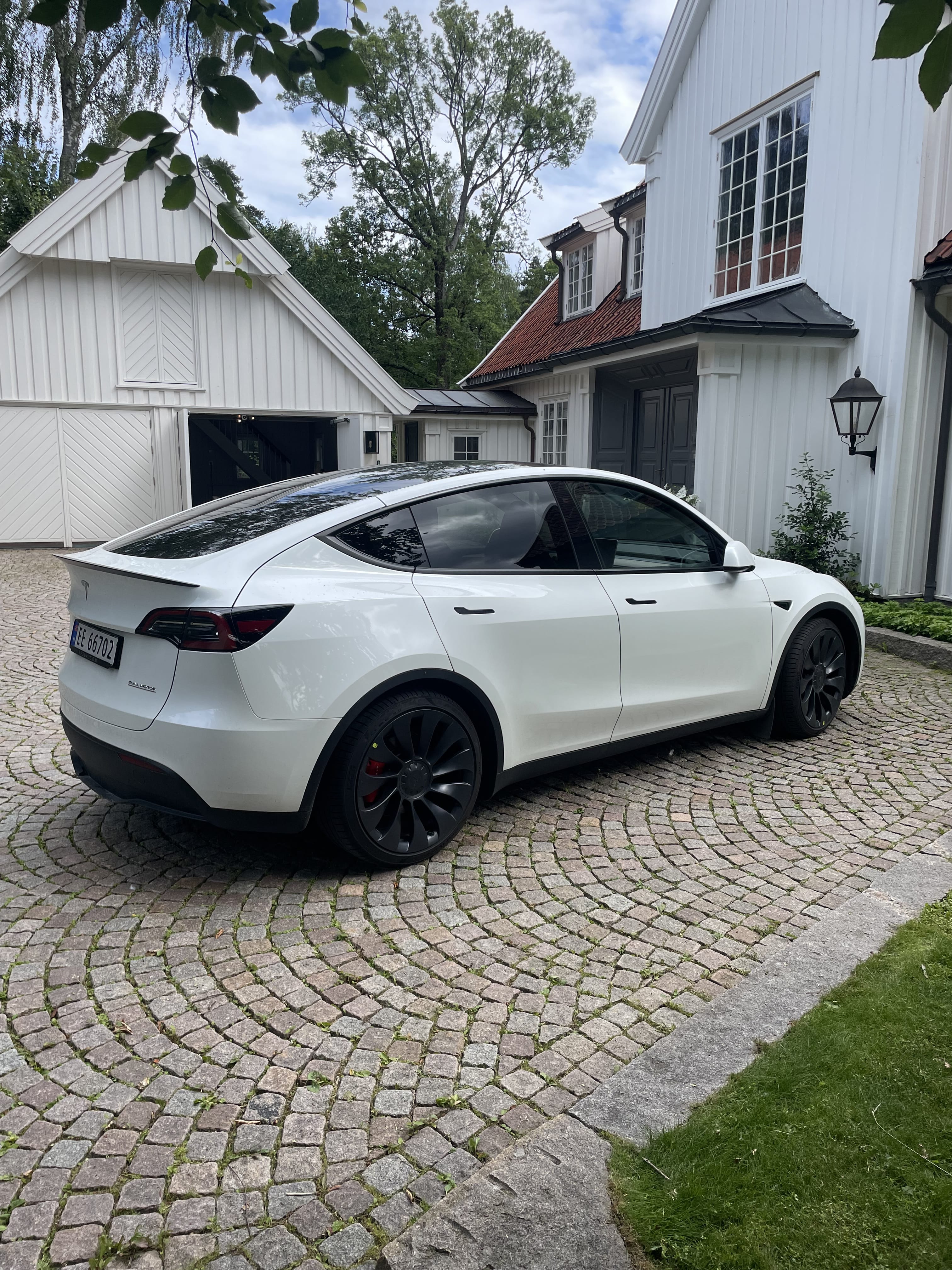 Tesla Model Y PERFORMANCE avec GPS