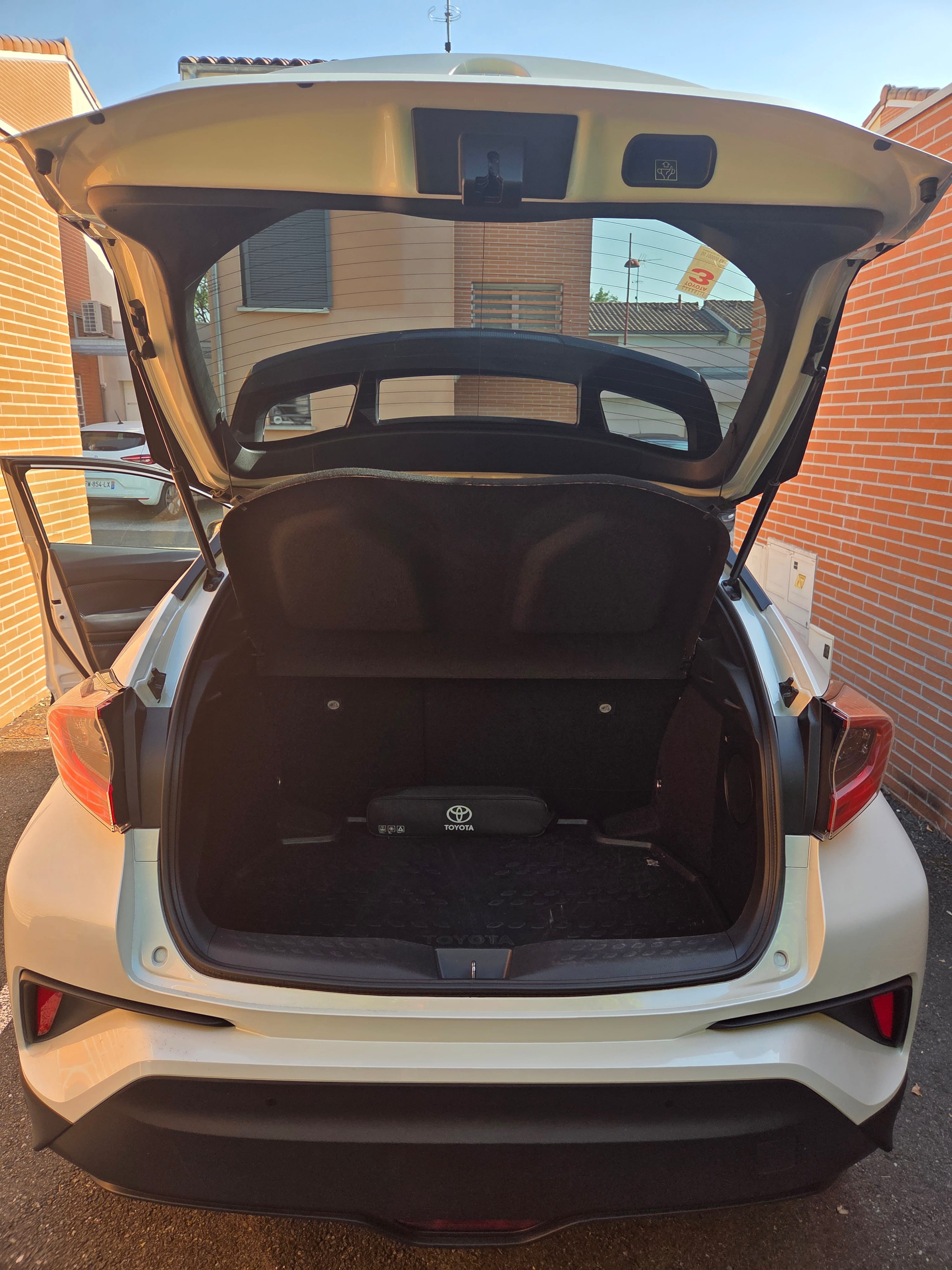Toyota C-HR Hybrid met Android Auto
