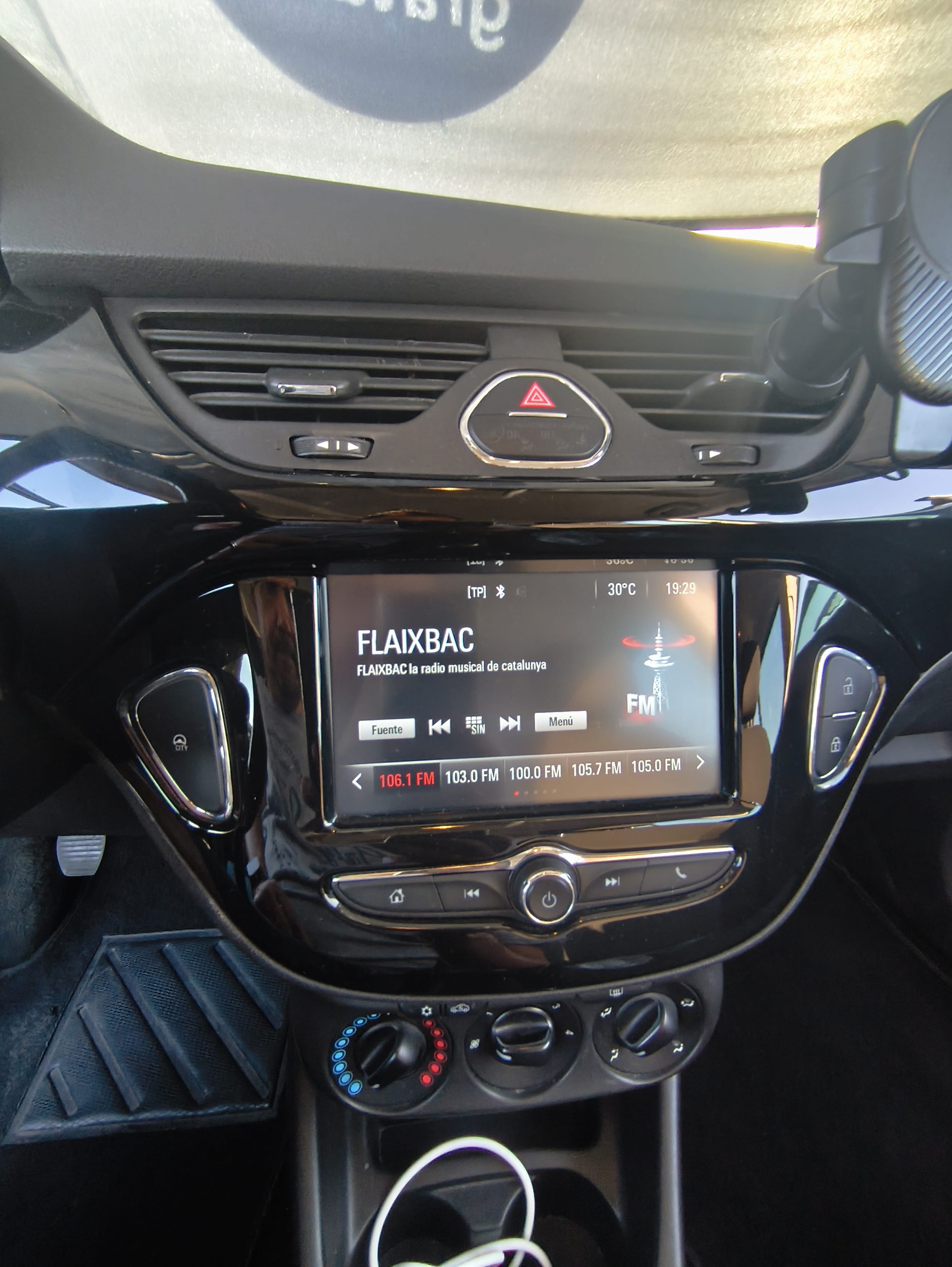 Opel Corsa 1.4 gasolina con Android Auto