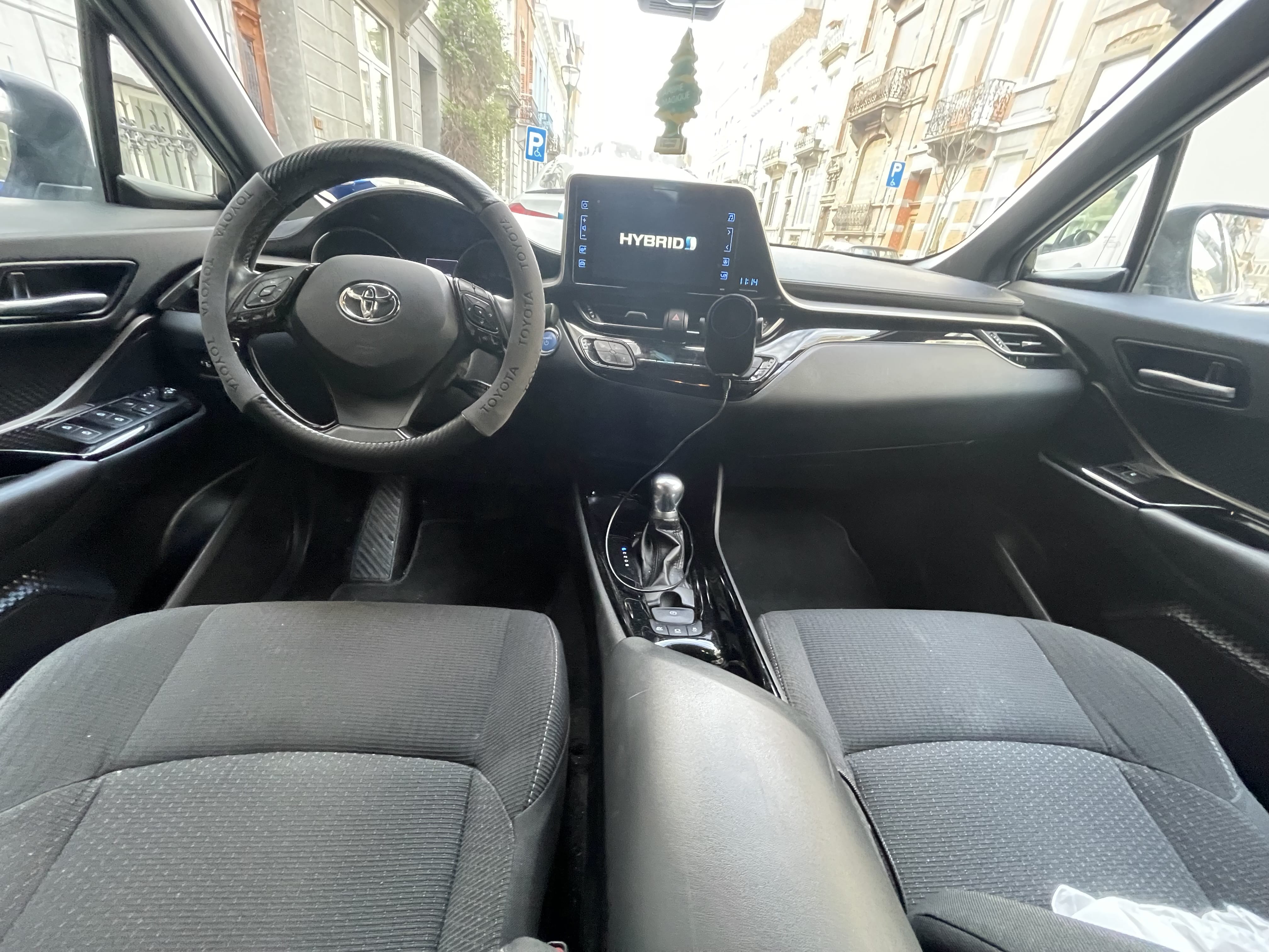 Toyota C-HR SUV 1.8i hybride avec Régulateur de vitesse