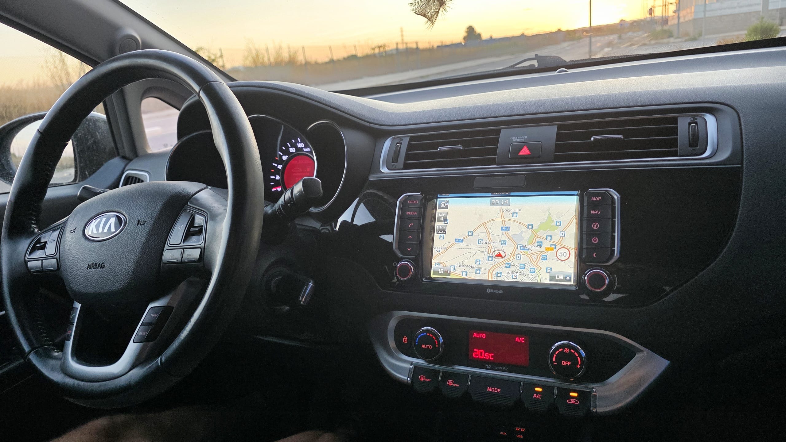Kia Rio con Control de velocidad