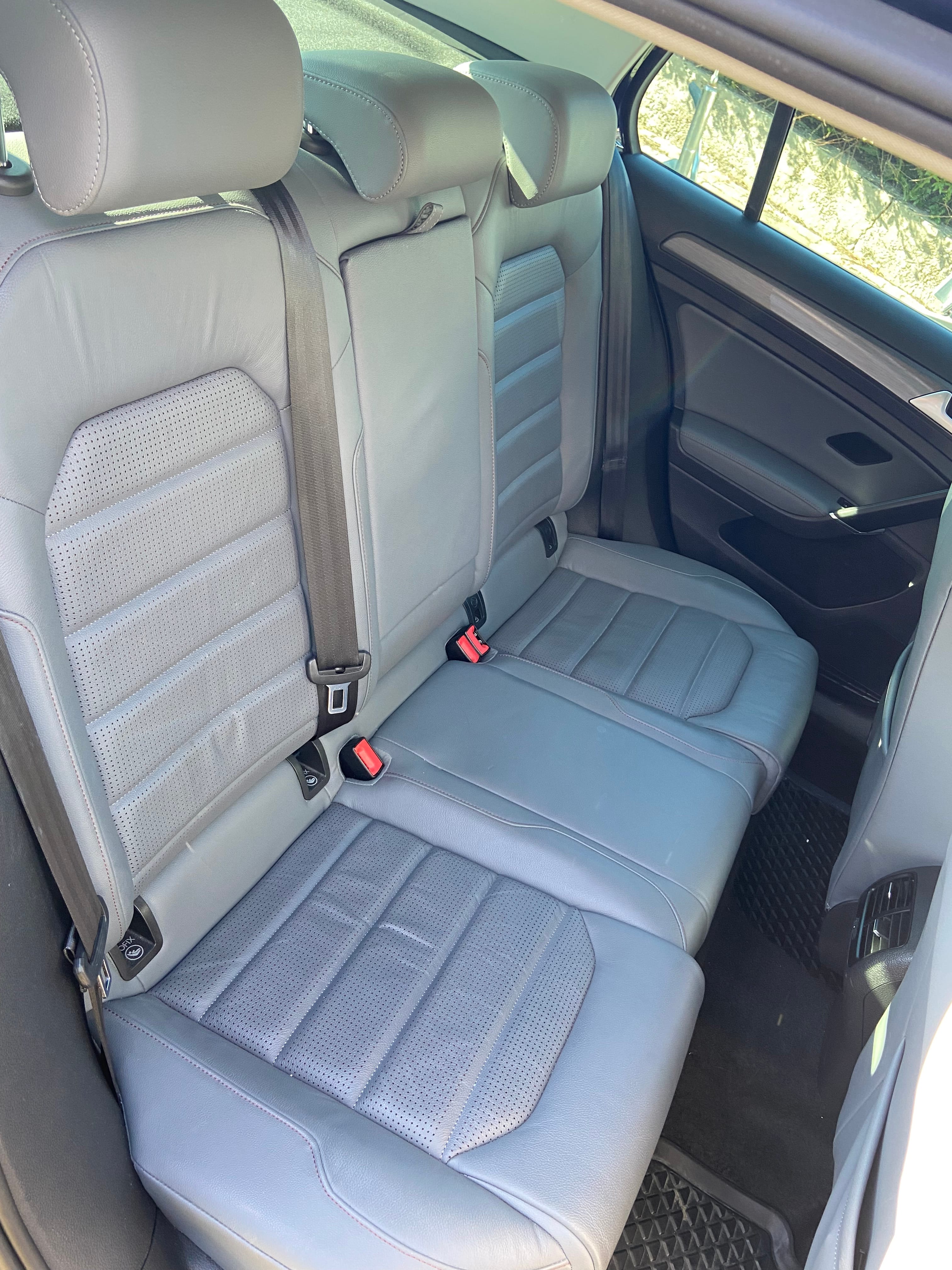 Volkswagen e-Golf 230 kilometer rekkevidde/range - varmepumpe/heatpumpe- barnesete og sittepute for barn mit Kindersitz