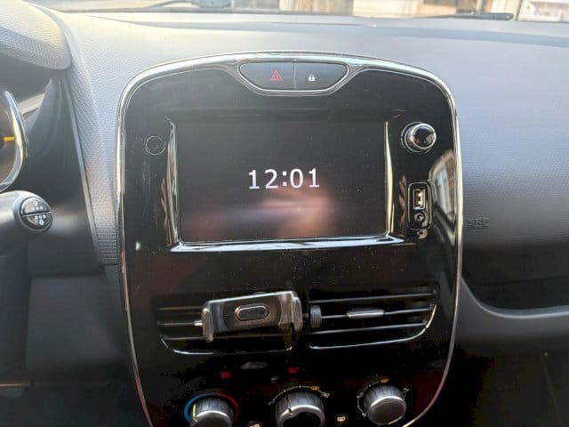 Renault Clio avec Entrée audio / iPod