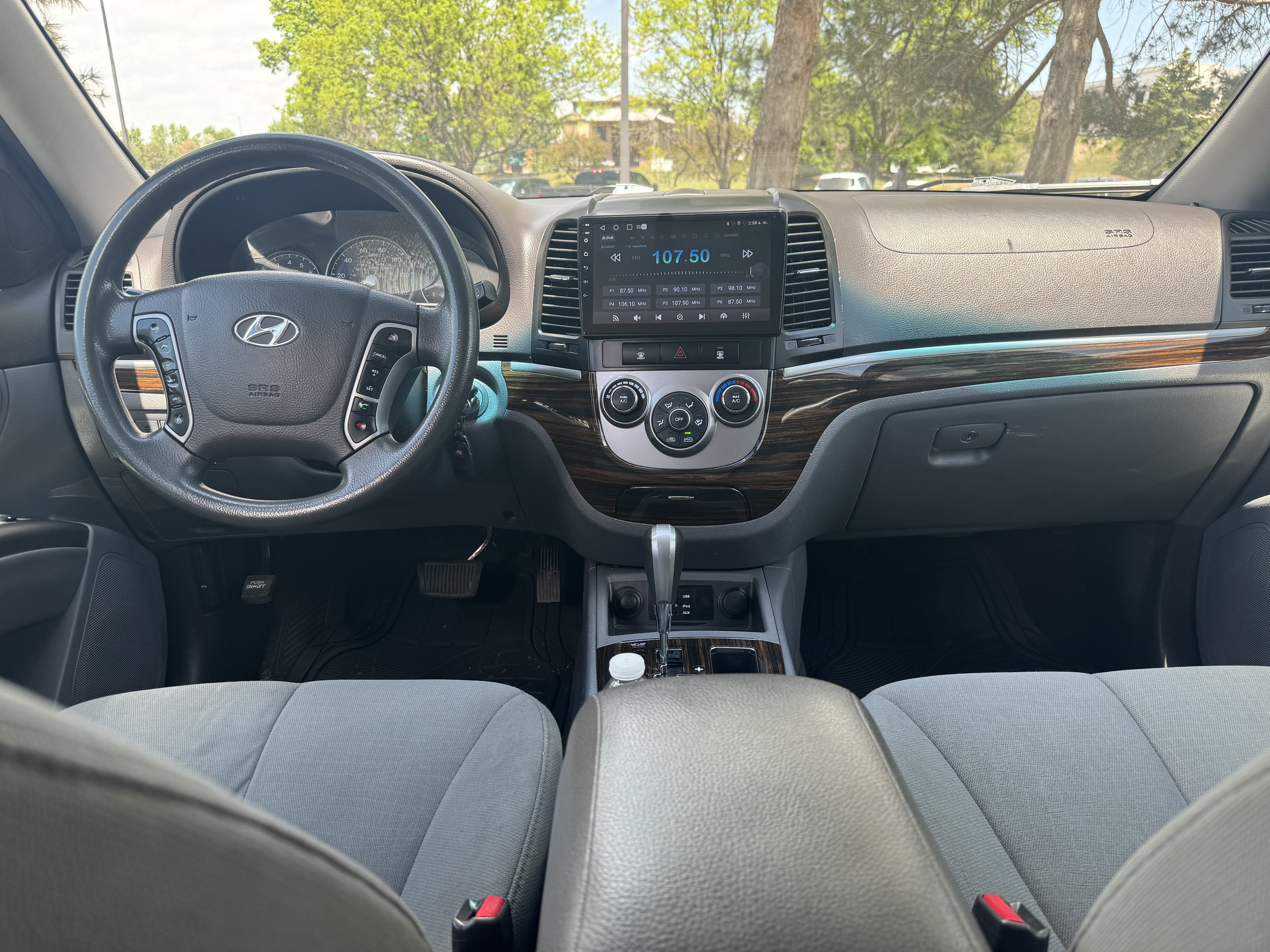 Hyundai Santa Fe GLS 4 Cylinder with GPS