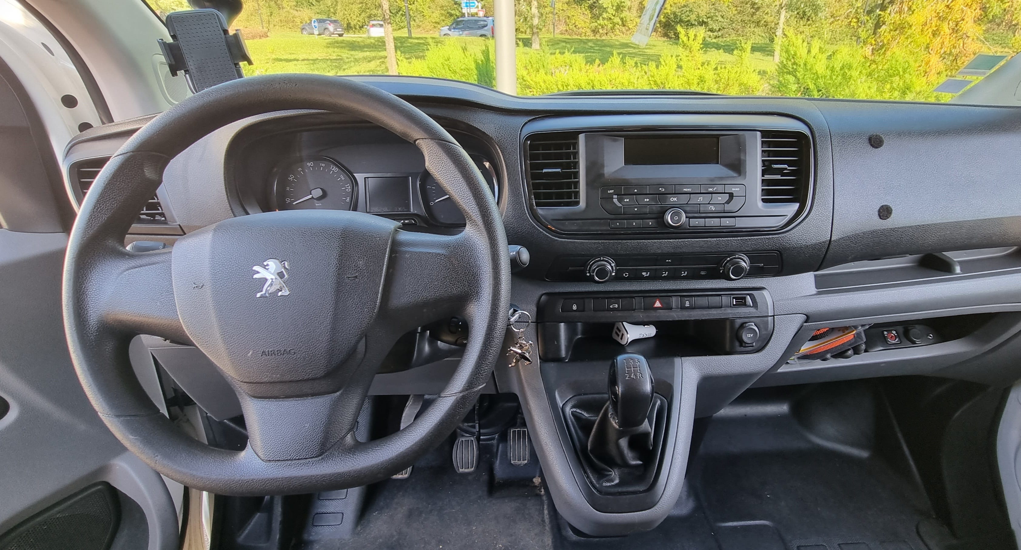 Peugeot Expert Compact 1.6 Hdi 90ch FB-546-PM avec Entrée audio / iPod