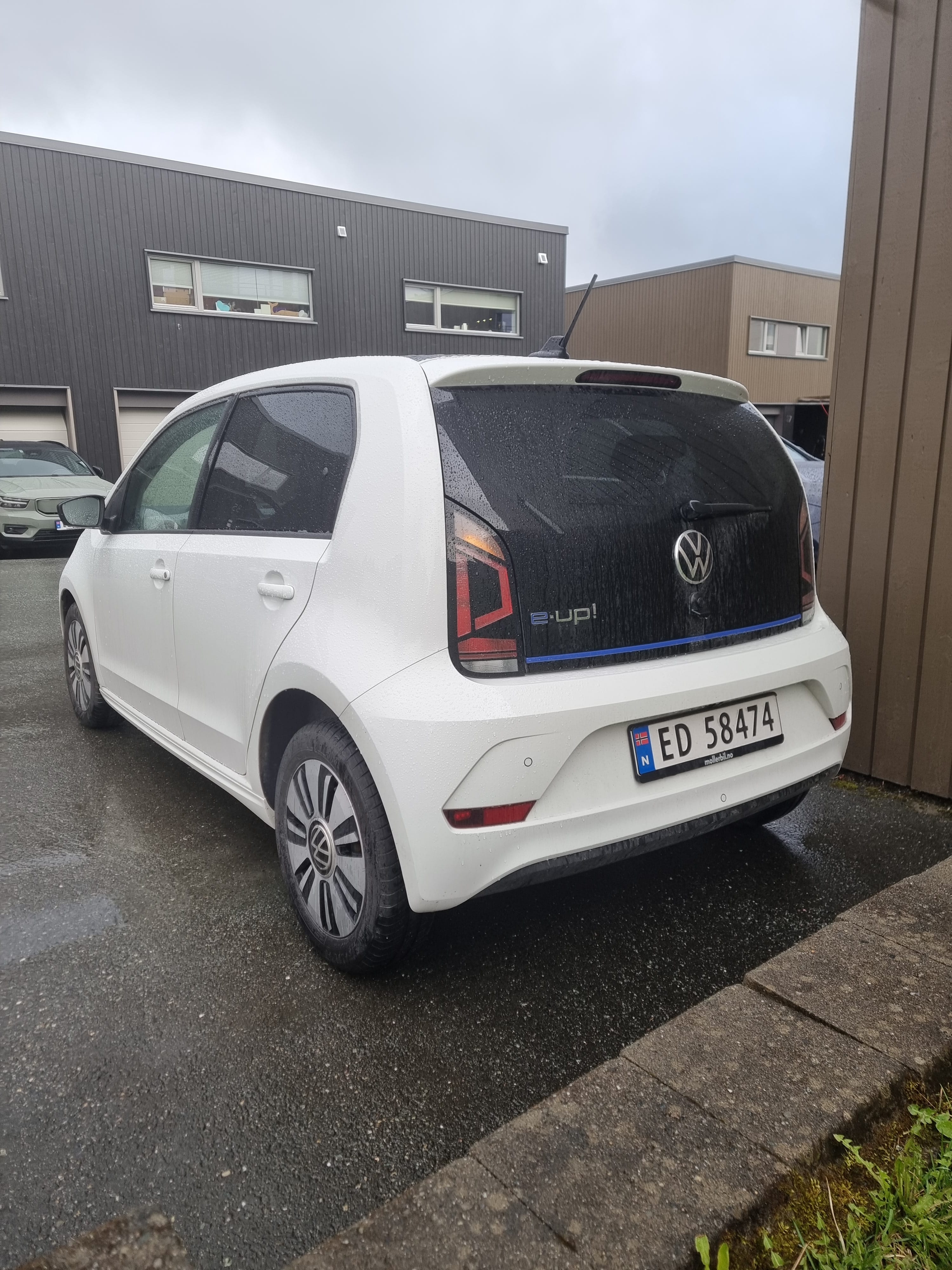 Volkswagen e-Up ! with GPS