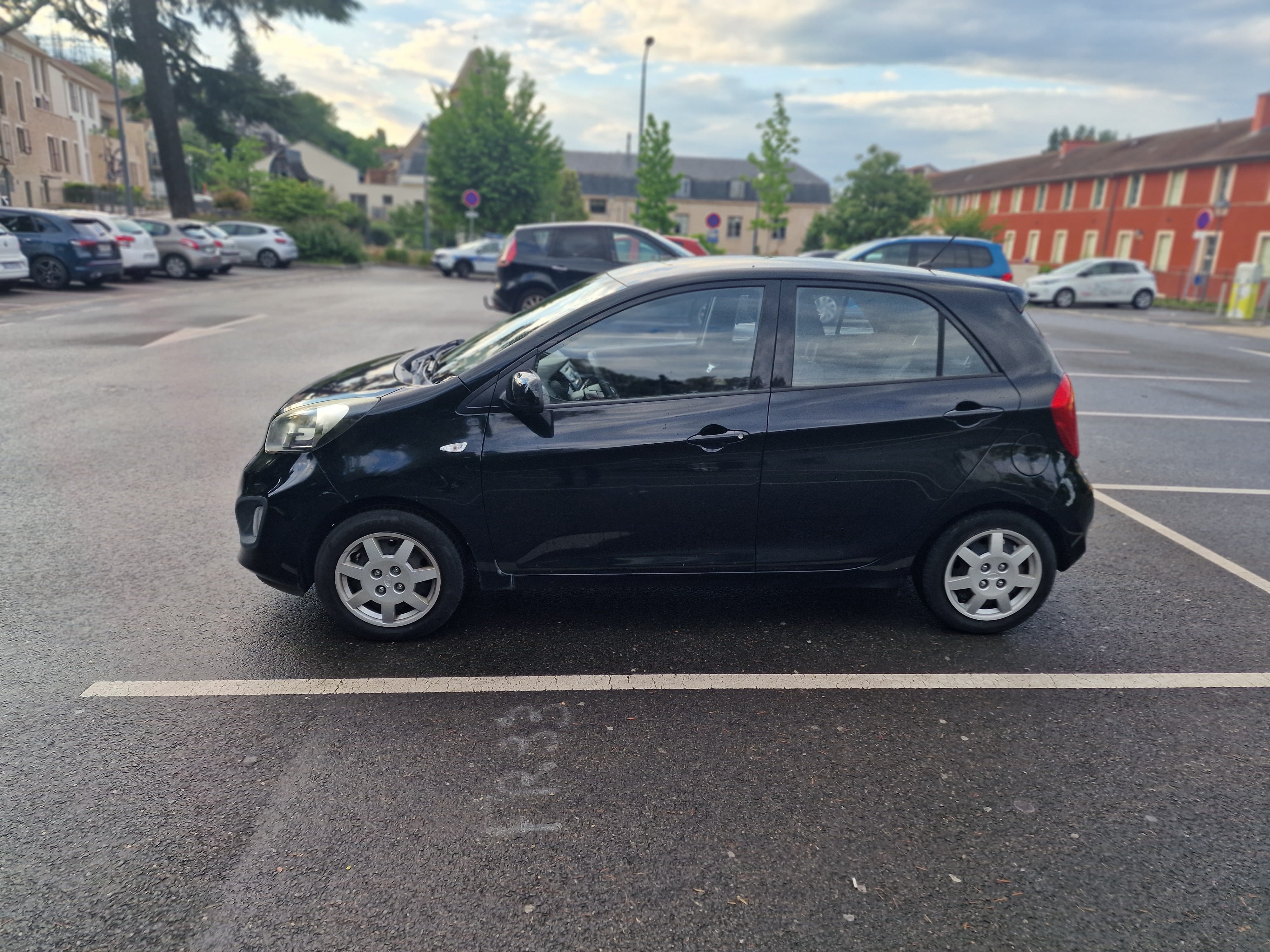 Kia Picanto avec Siège bébé