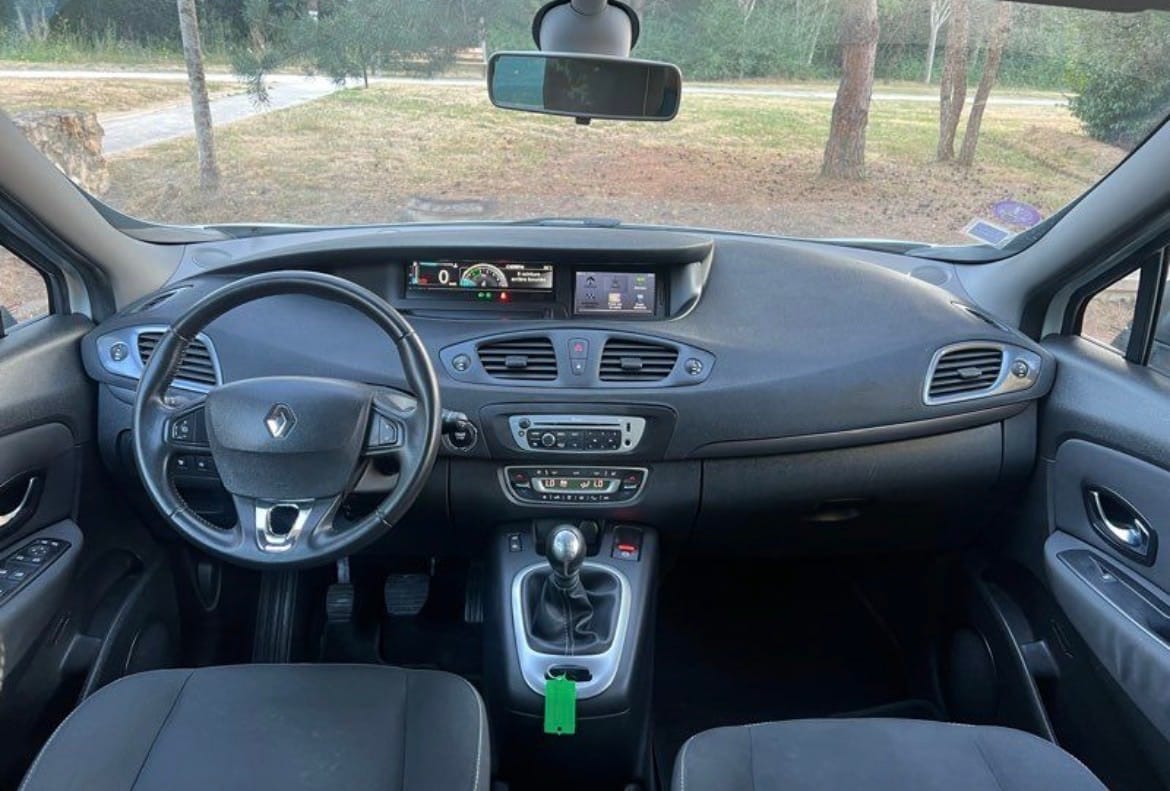 Renault Scenic avec Siège bébé