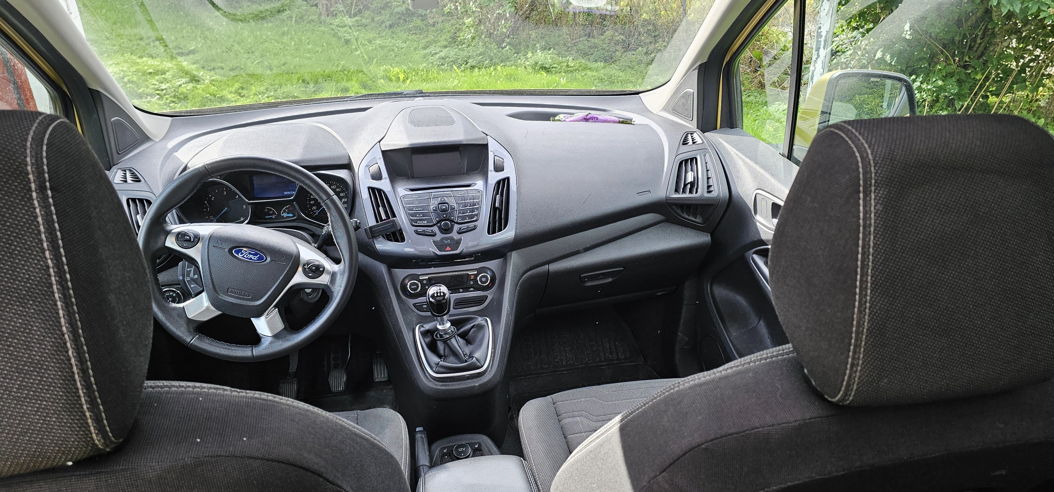 Ford Tourneo Connect with Ski racks