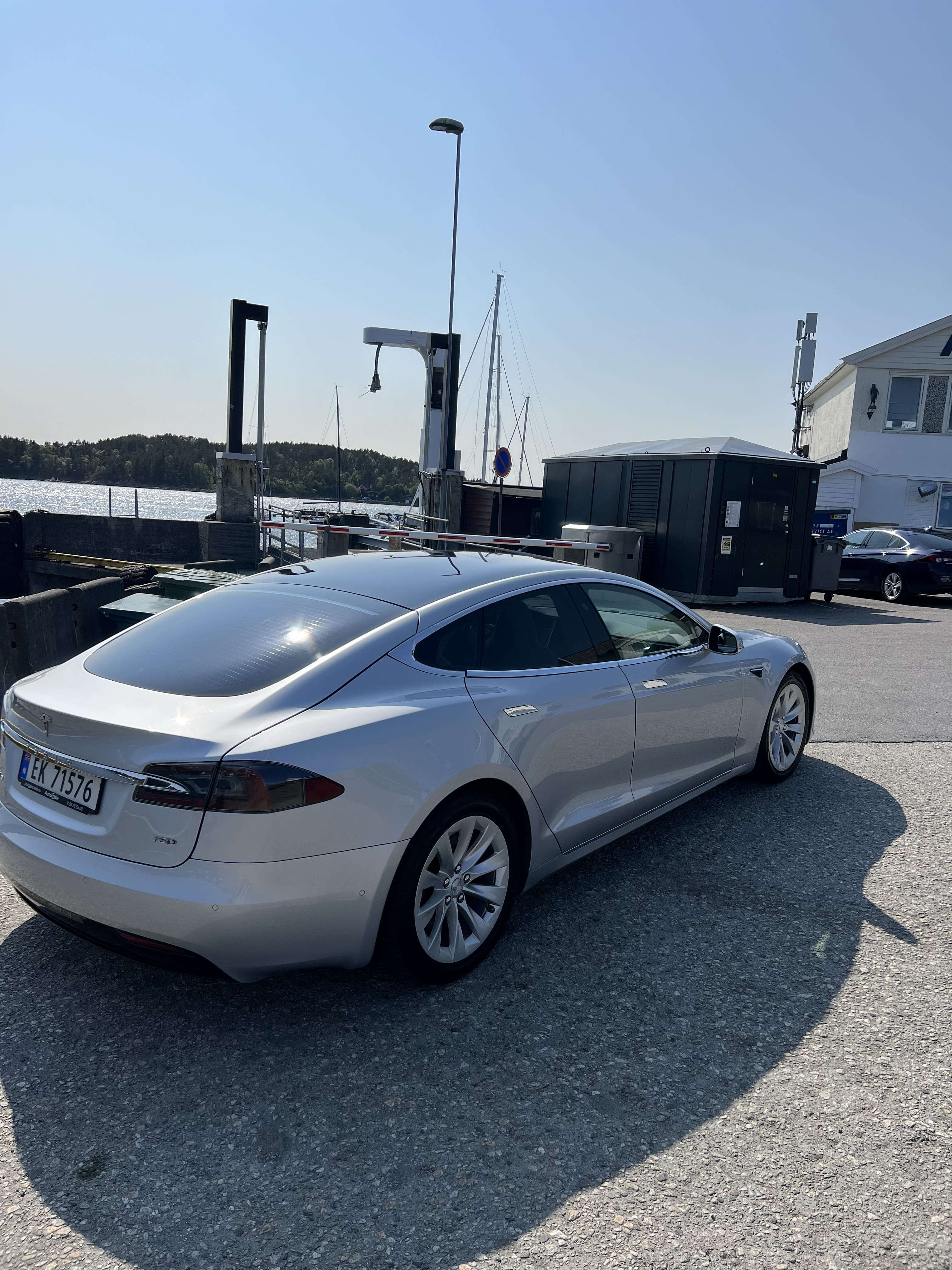 Tesla Model S med GPS