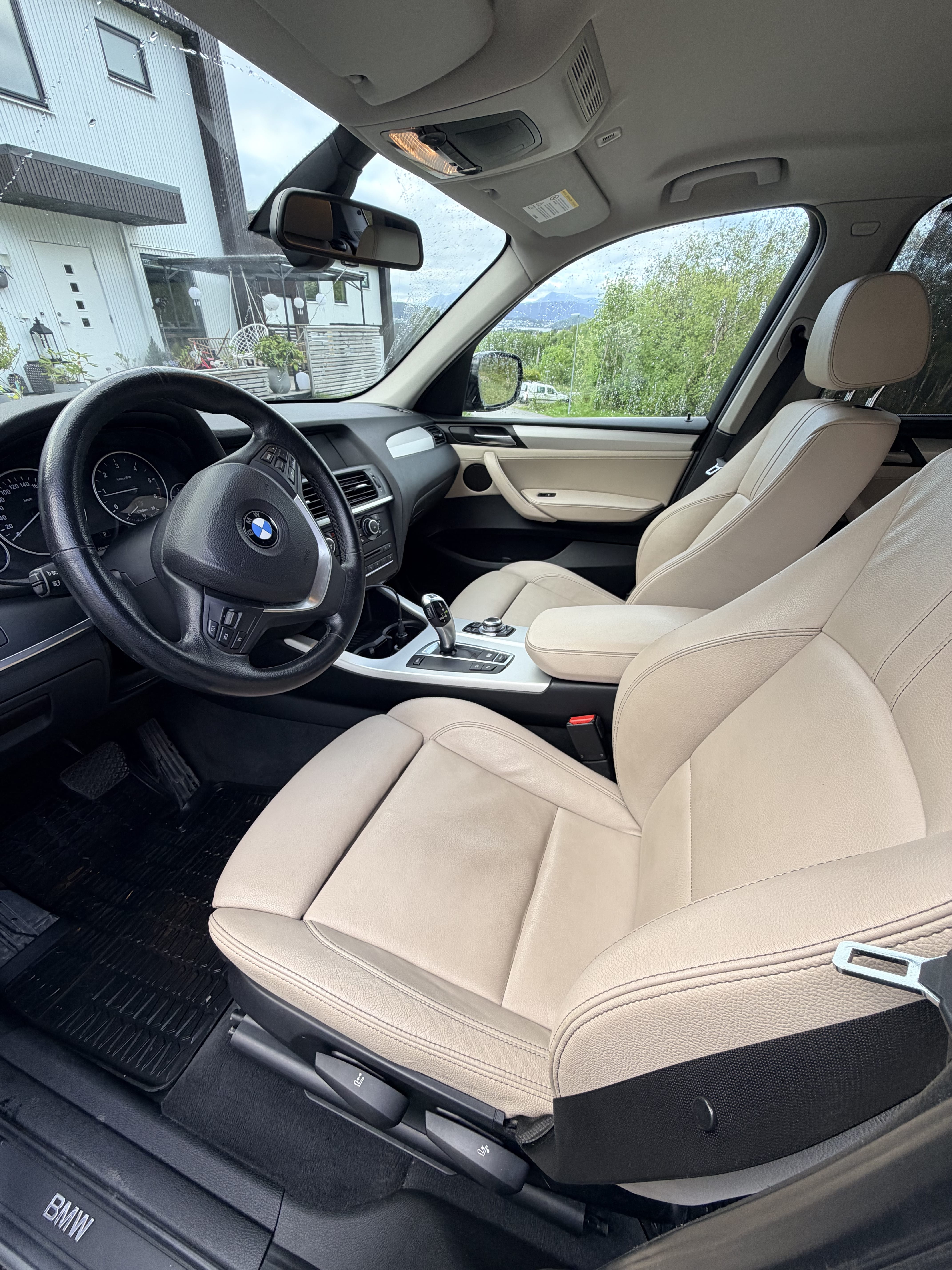 BMW X3 xDrive20d med Babysete