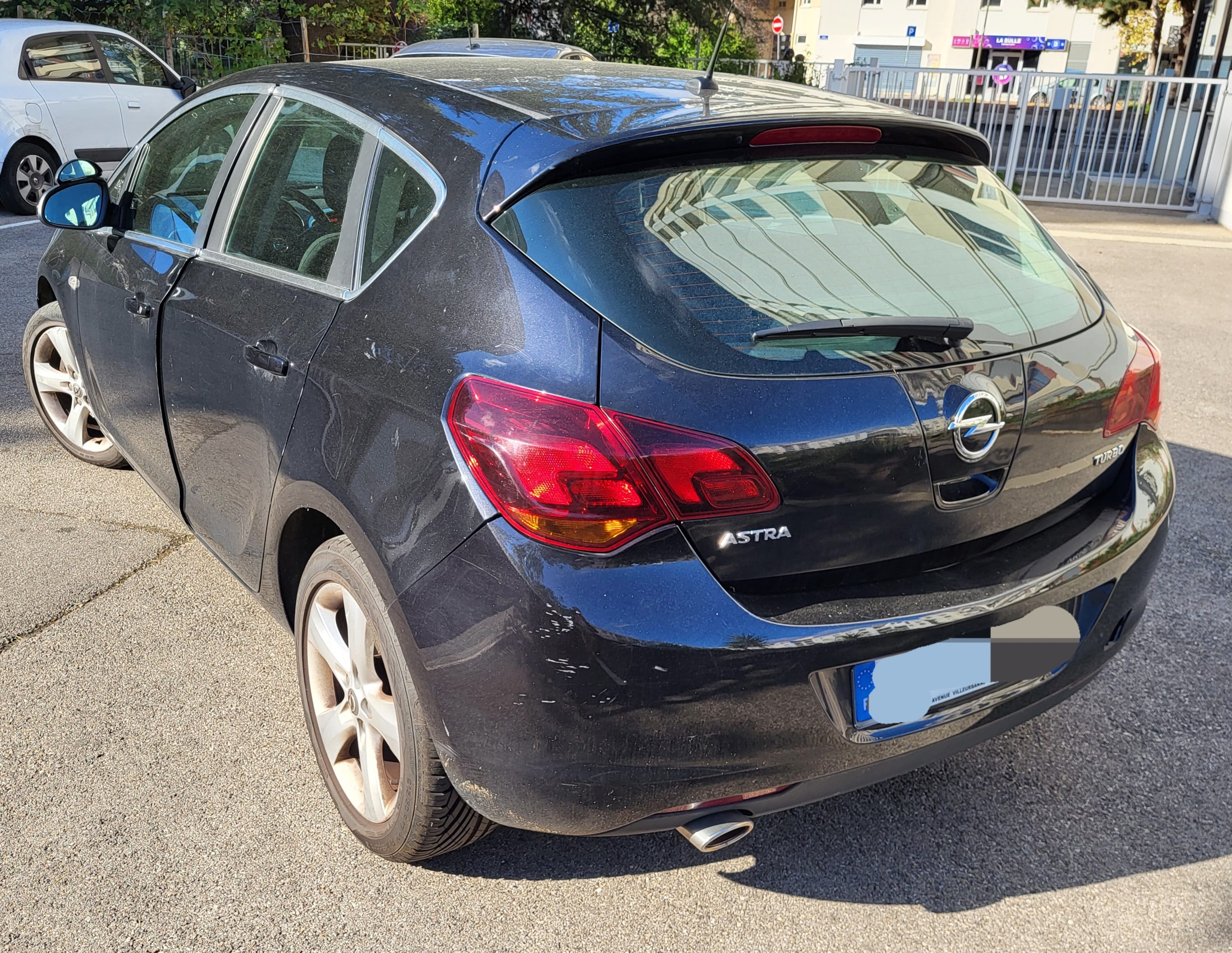 Opel Astra with Cruise control