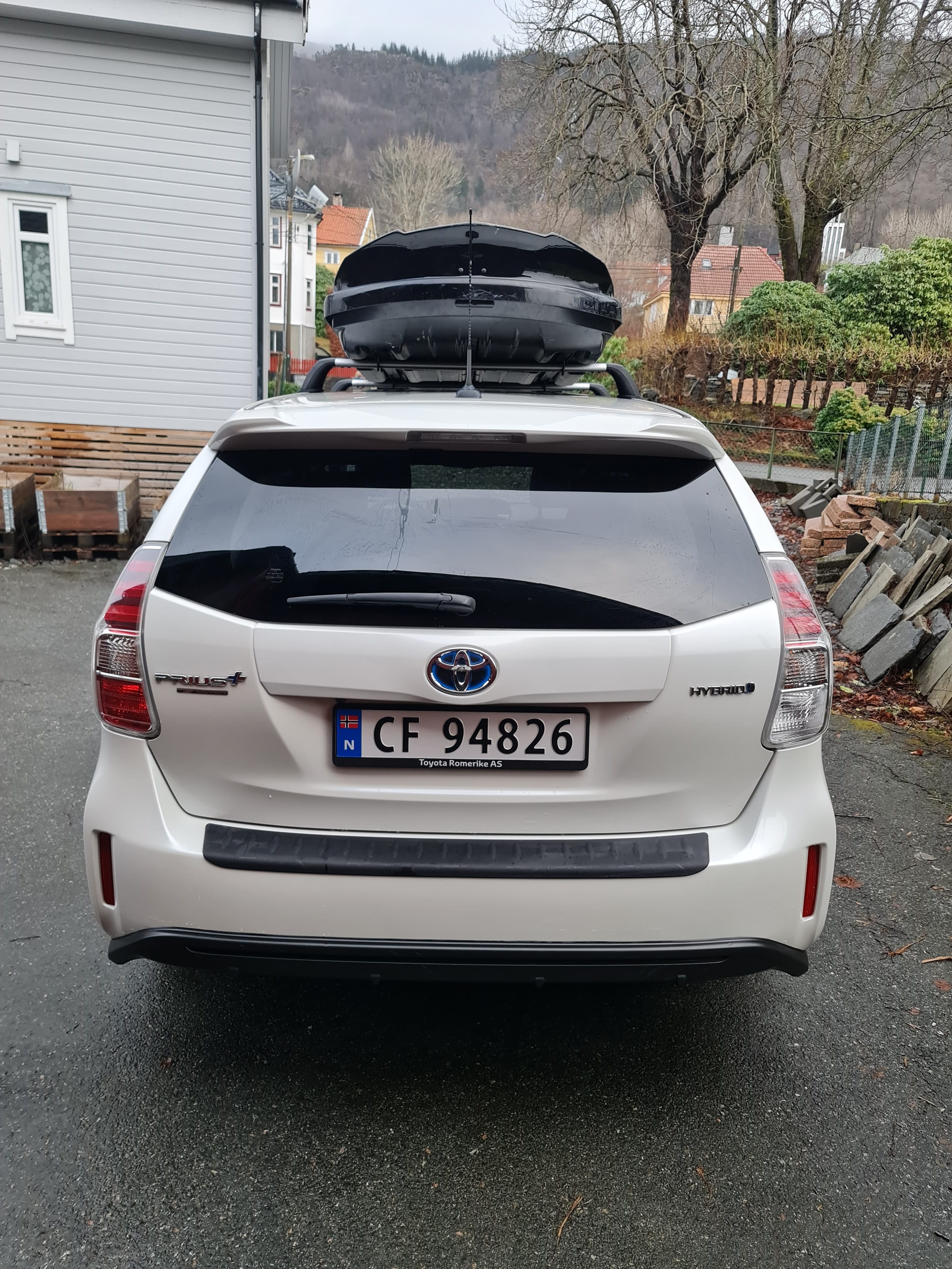 Toyota Prius + med GPS