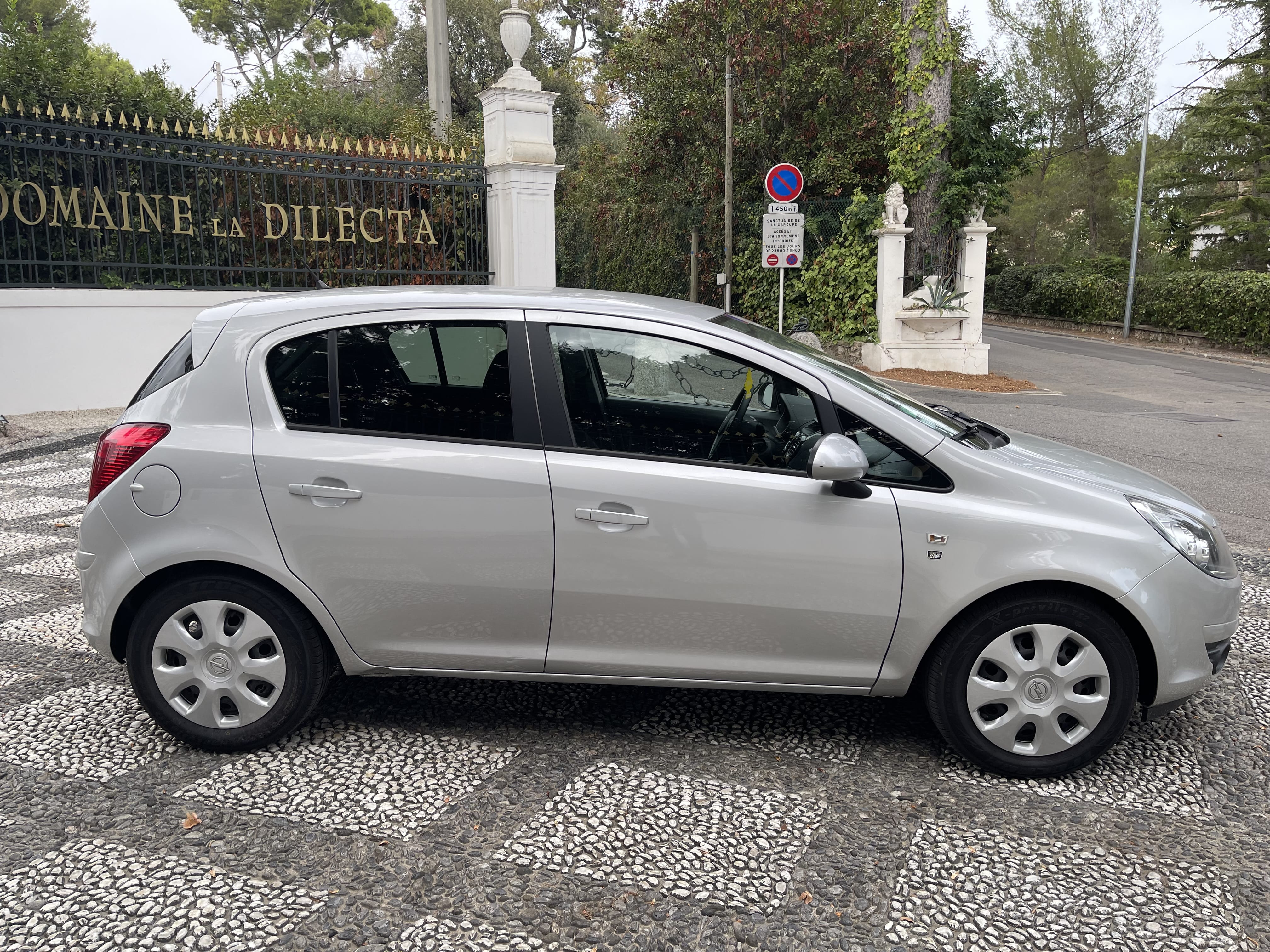 Opel Corsa 1.2 avec Entrée audio / iPod