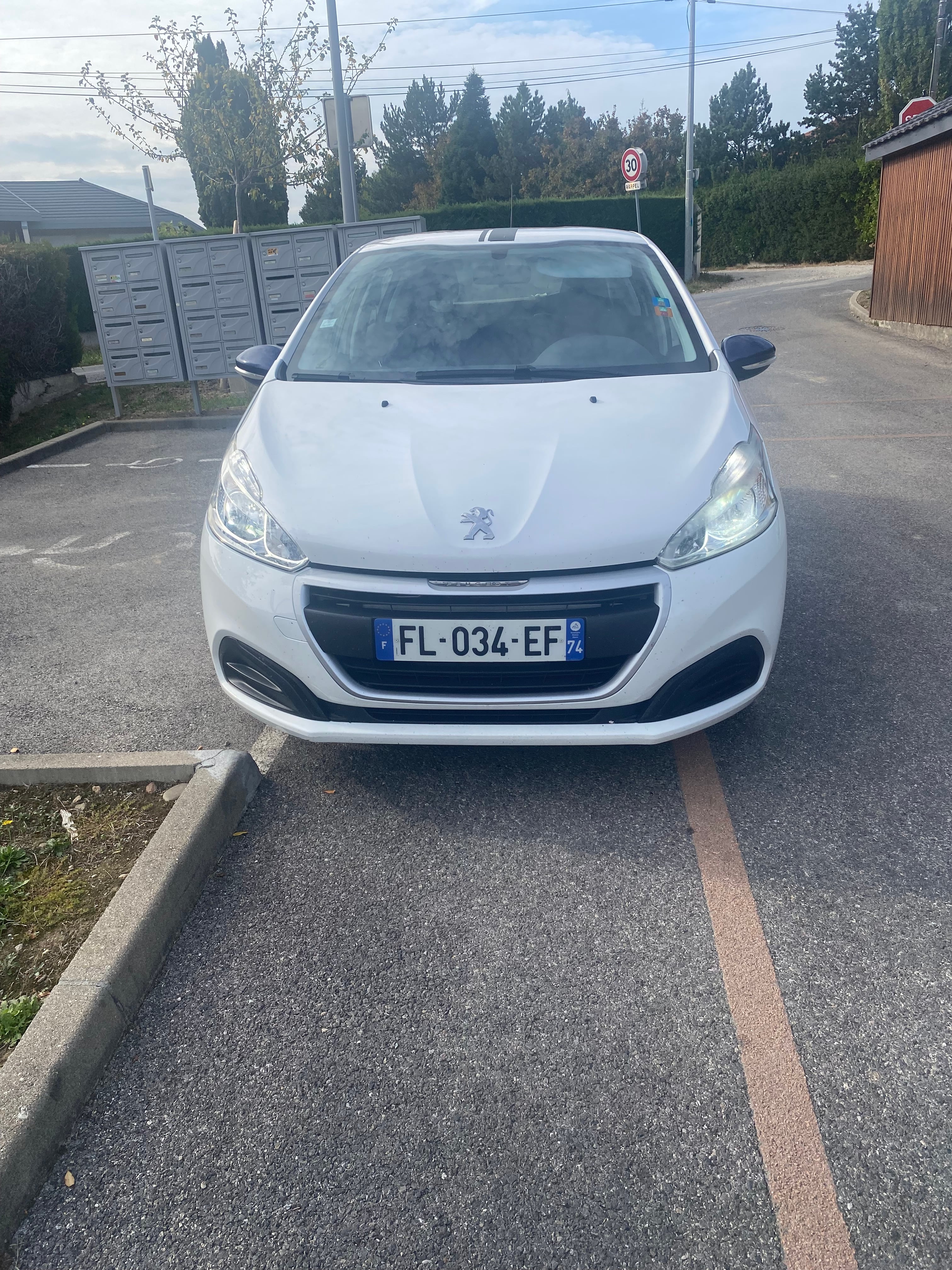 Peugeot 208 avec Accessible fauteuil roulant