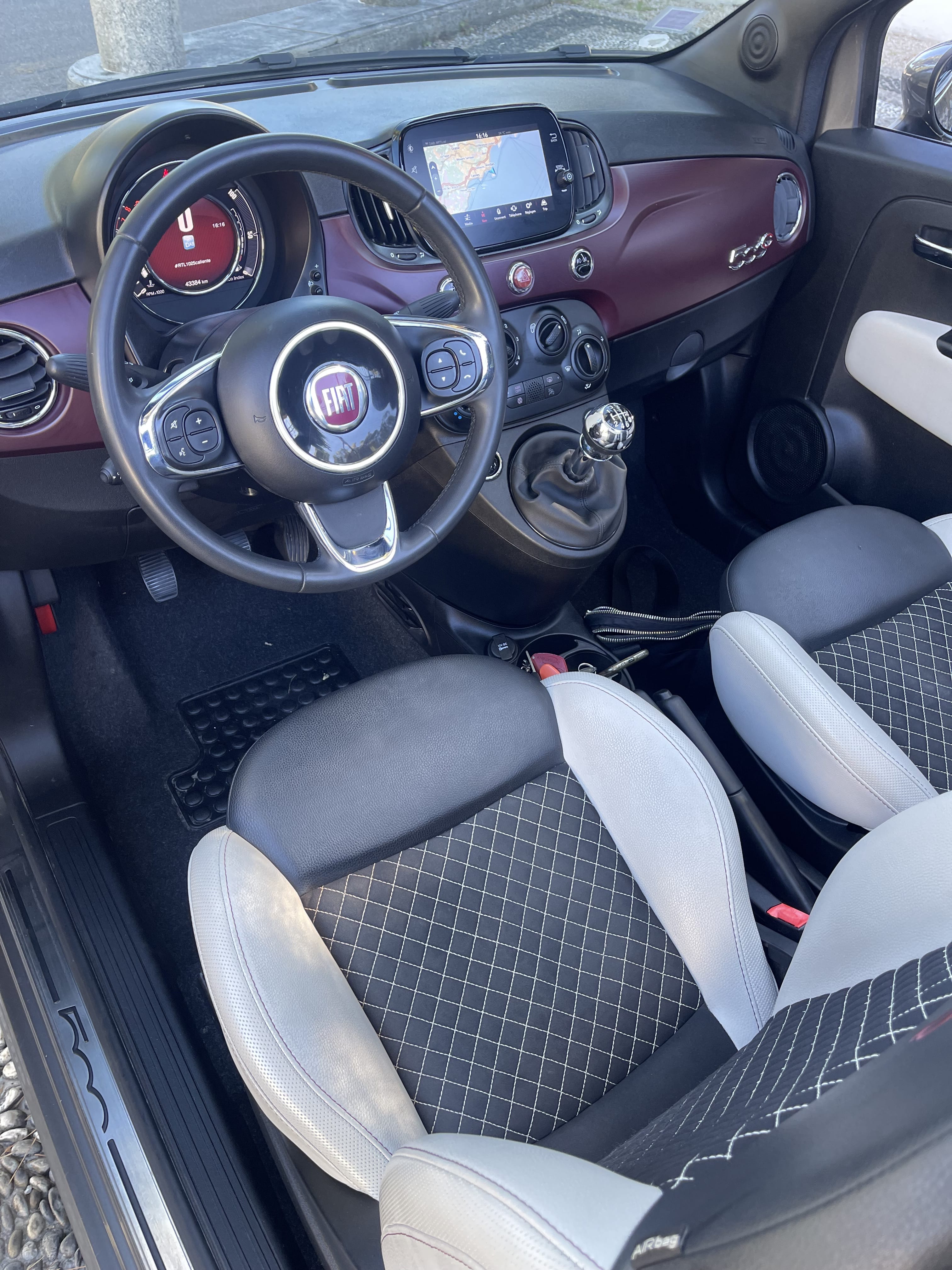 Fiat 500 C Hybride Cabriolet avec Apple CarPlay