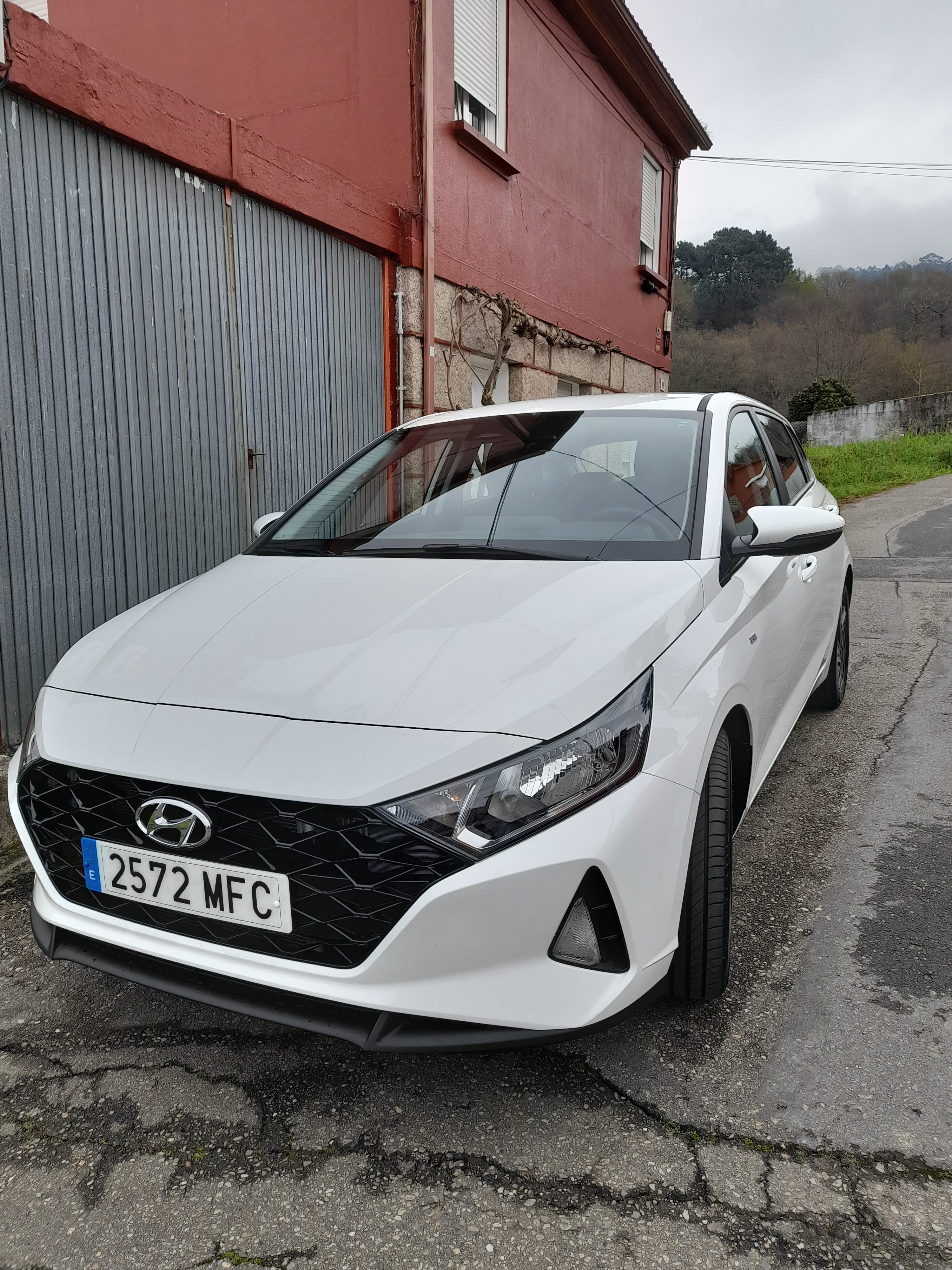 Hyundai i20, 2023, Gasolina 95 / Elektrisk (hybrid), automatisk