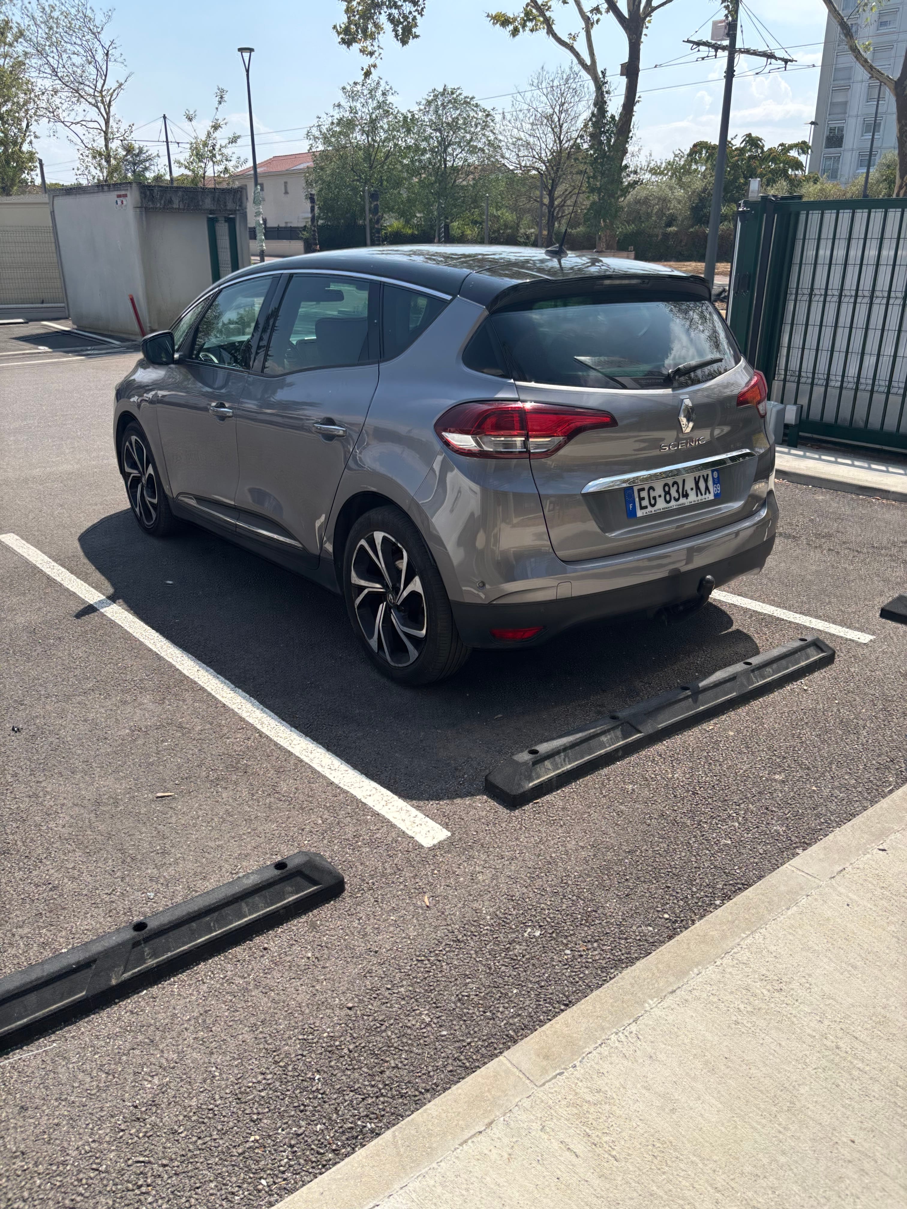 Renault Scenic avec Caméra de recul