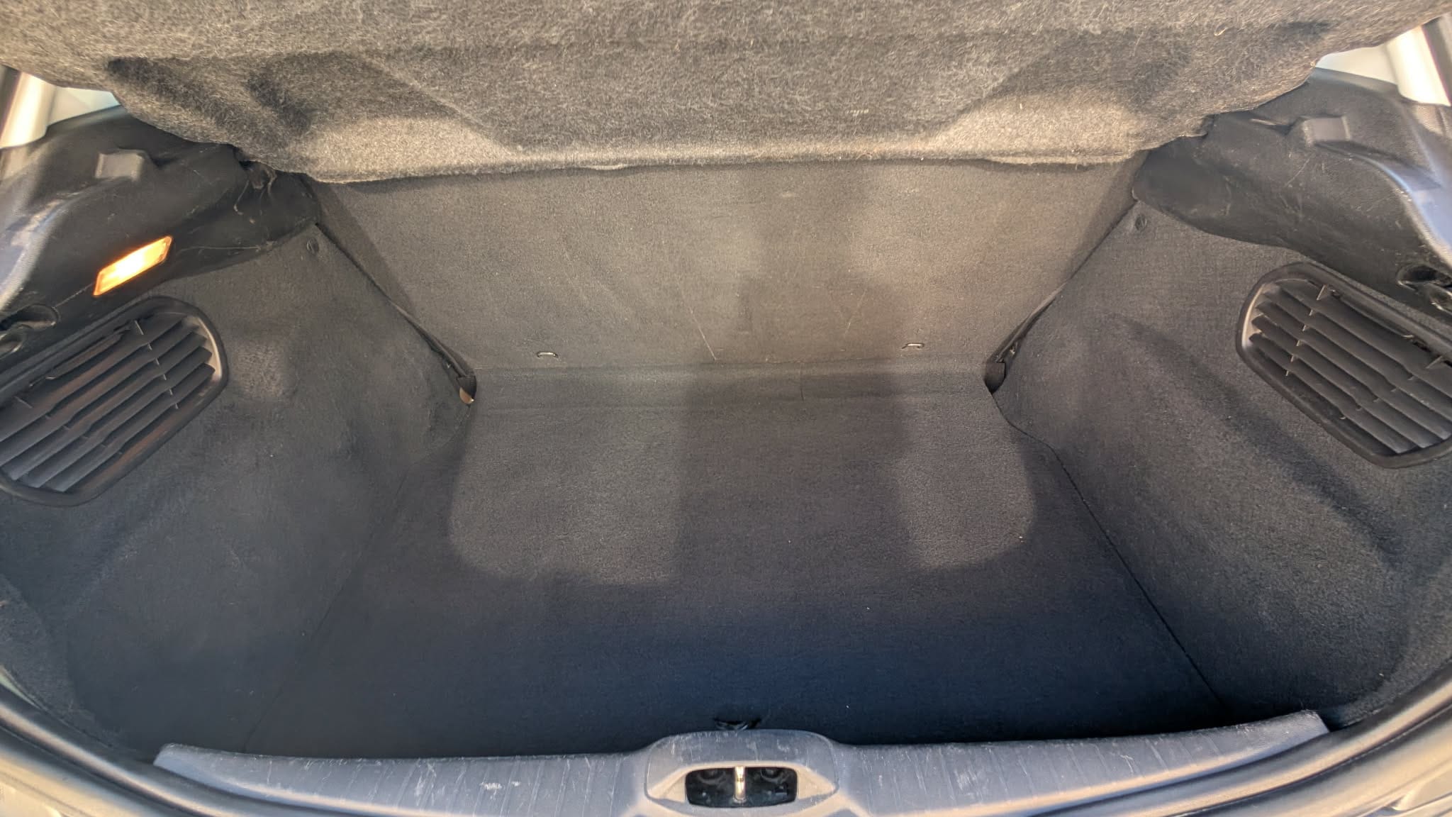 Peugeot 208 1.2 68 BVM5 avec Apple CarPlay